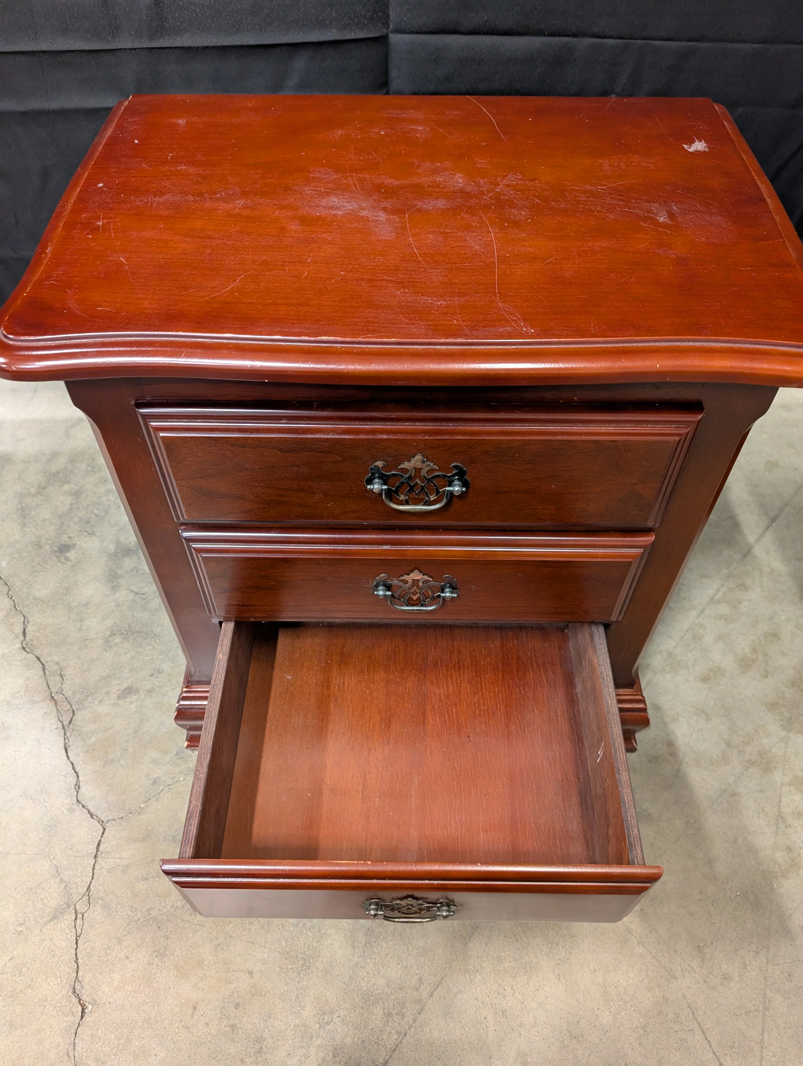 Cherry Finish Wood Nightstand with Three Storage Drawers - Image 3