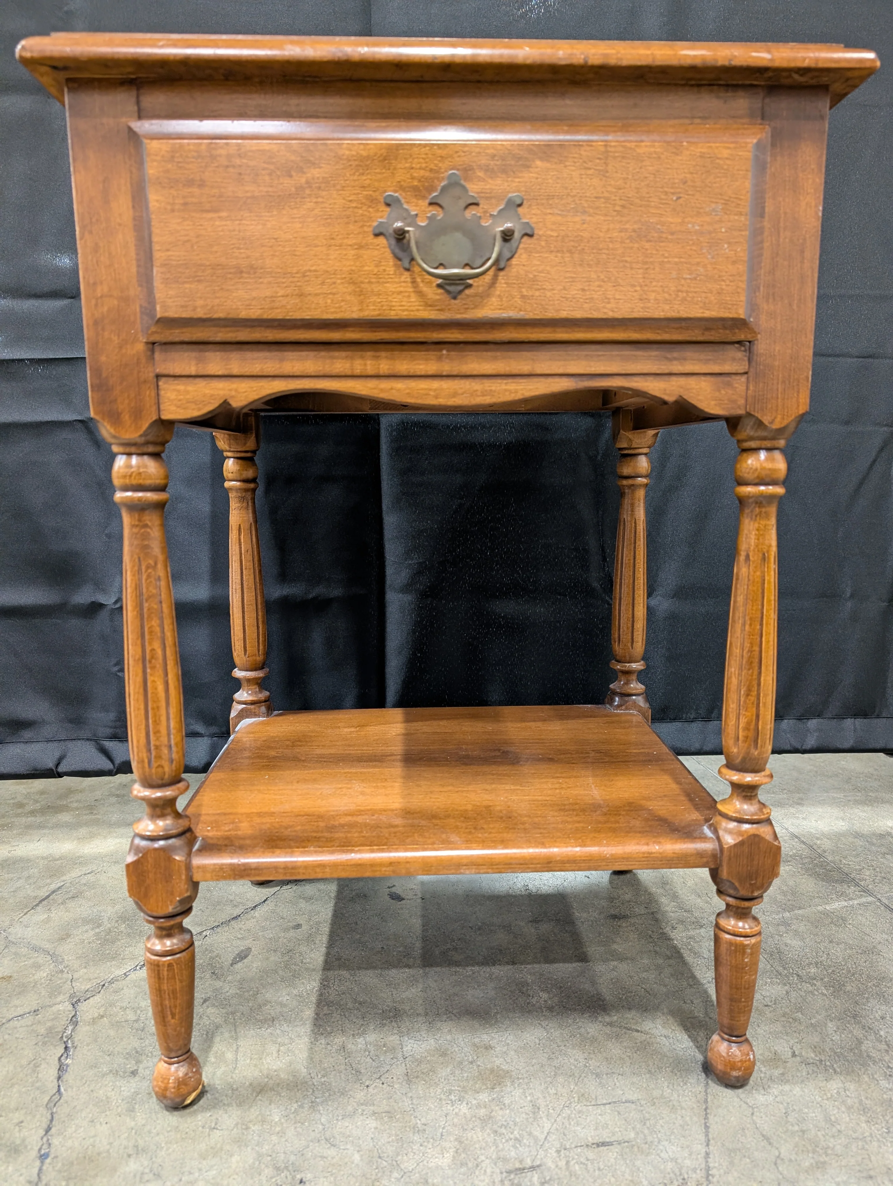 Sprague & Carleton Nightstand with Single Drawer and Shelf - Image 2
