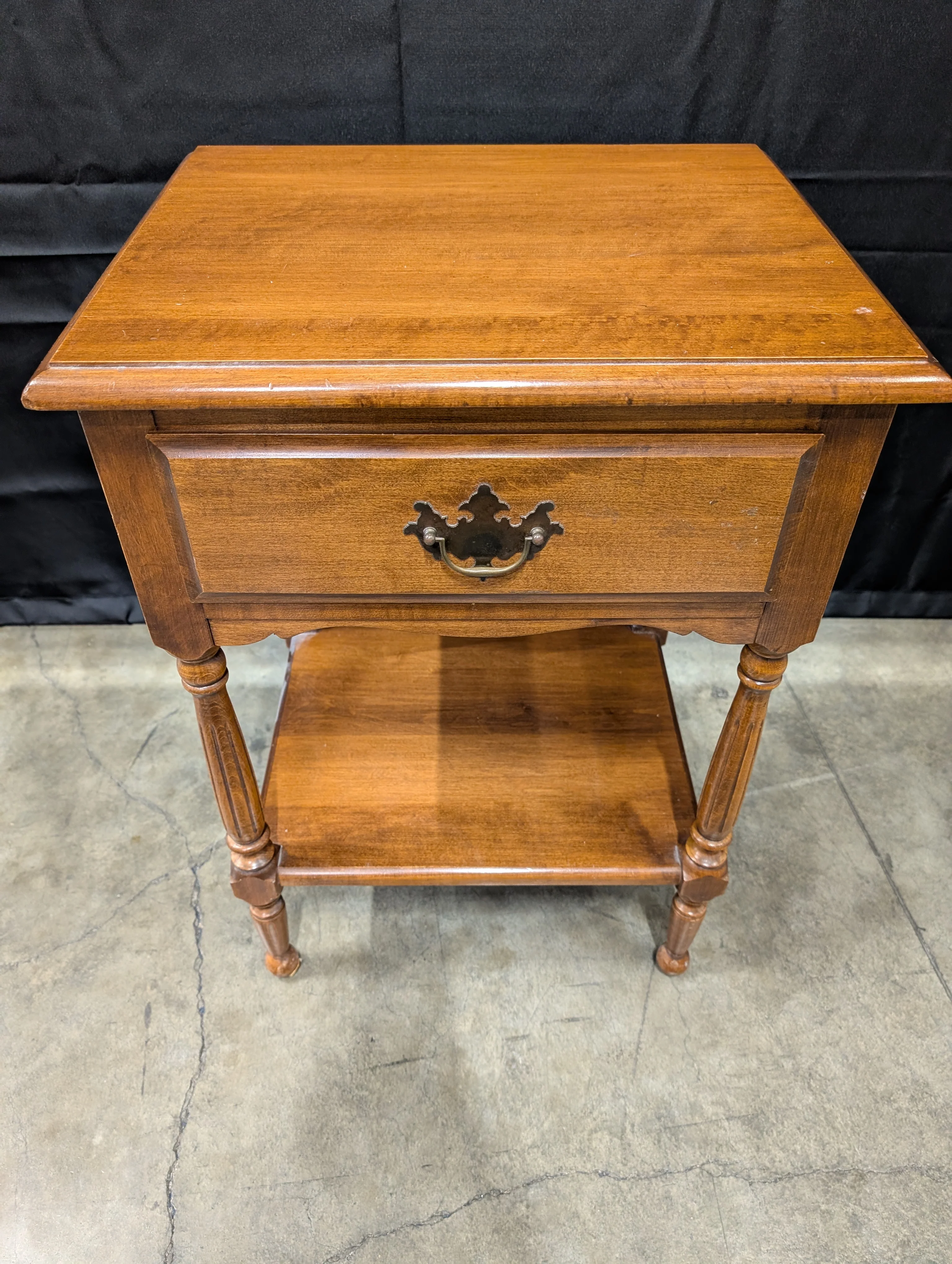 Sprague & Carleton Nightstand with Single Drawer and Shelf - Image 3