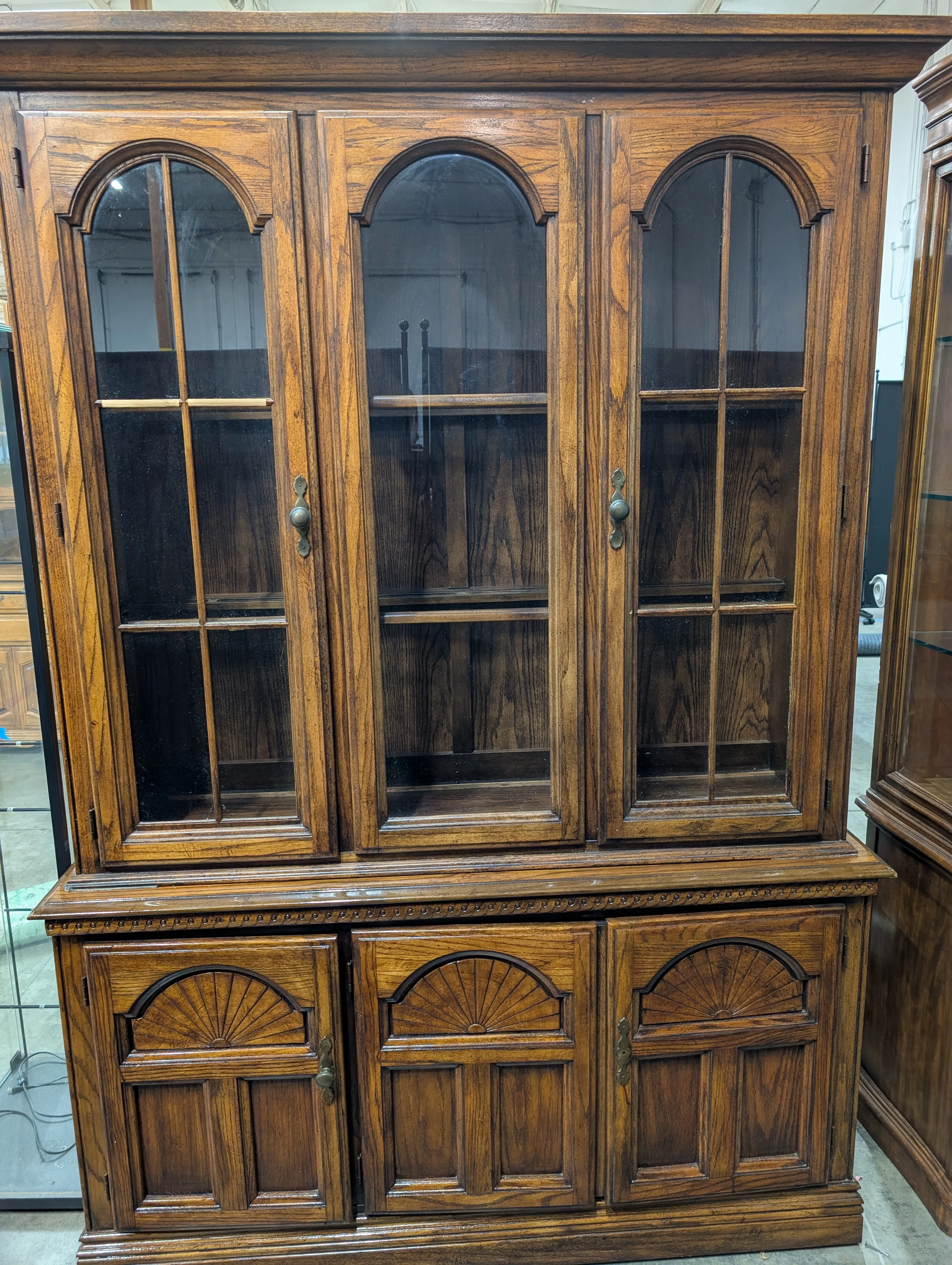 Traditional Renfrew Hall China Cabinet - Image 12