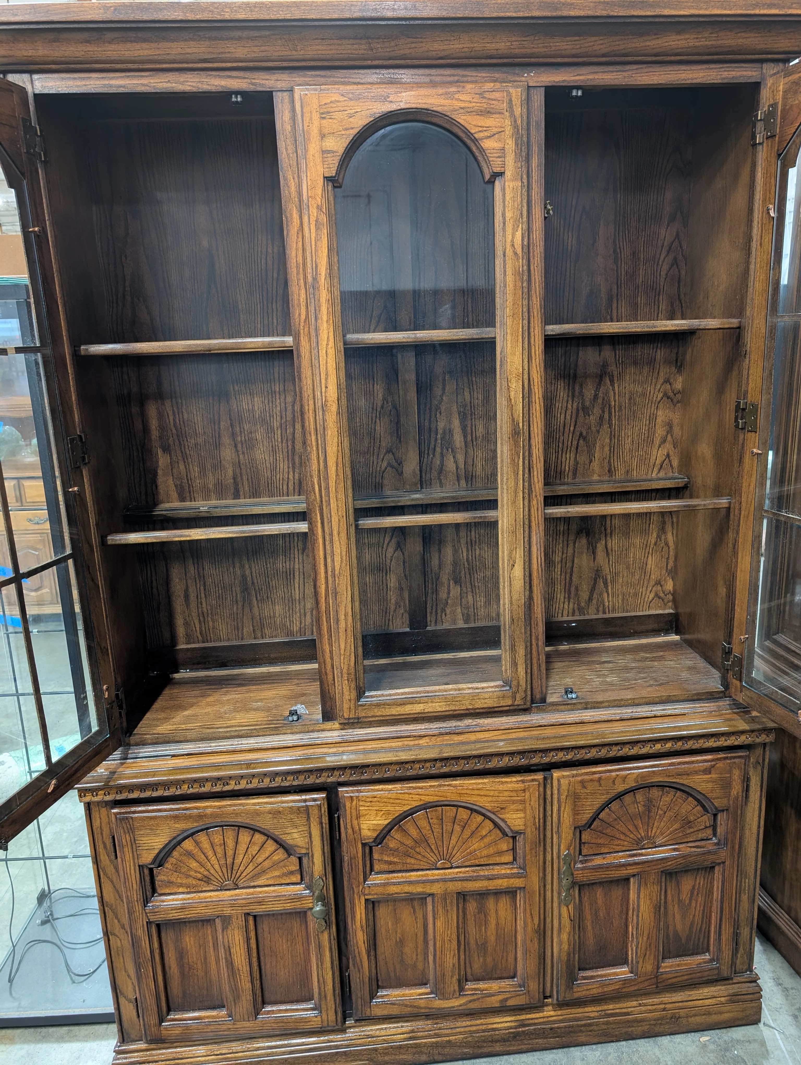 Traditional Renfrew Hall China Cabinet - Image 3
