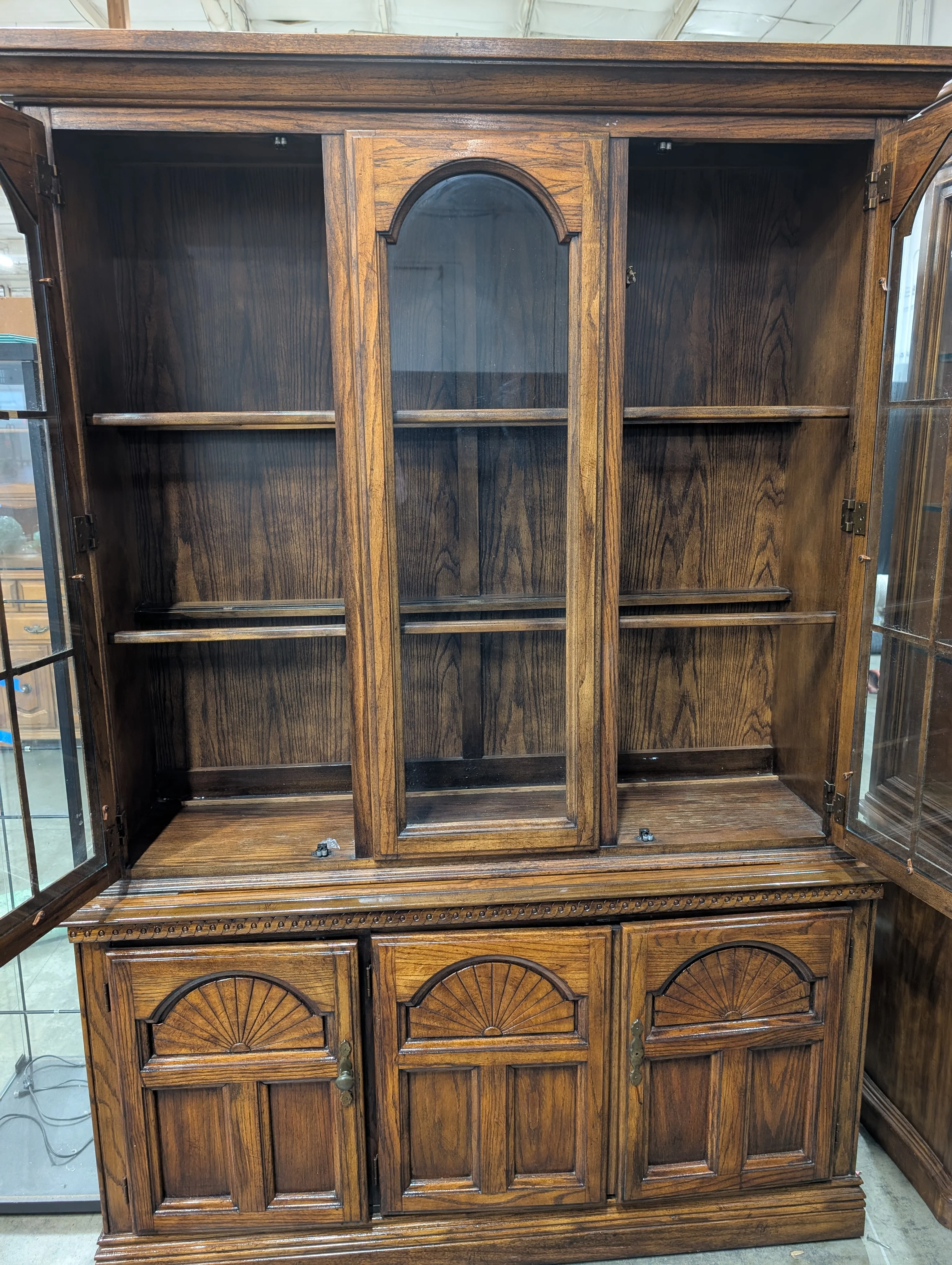 Traditional Renfrew Hall China Cabinet - Image 4
