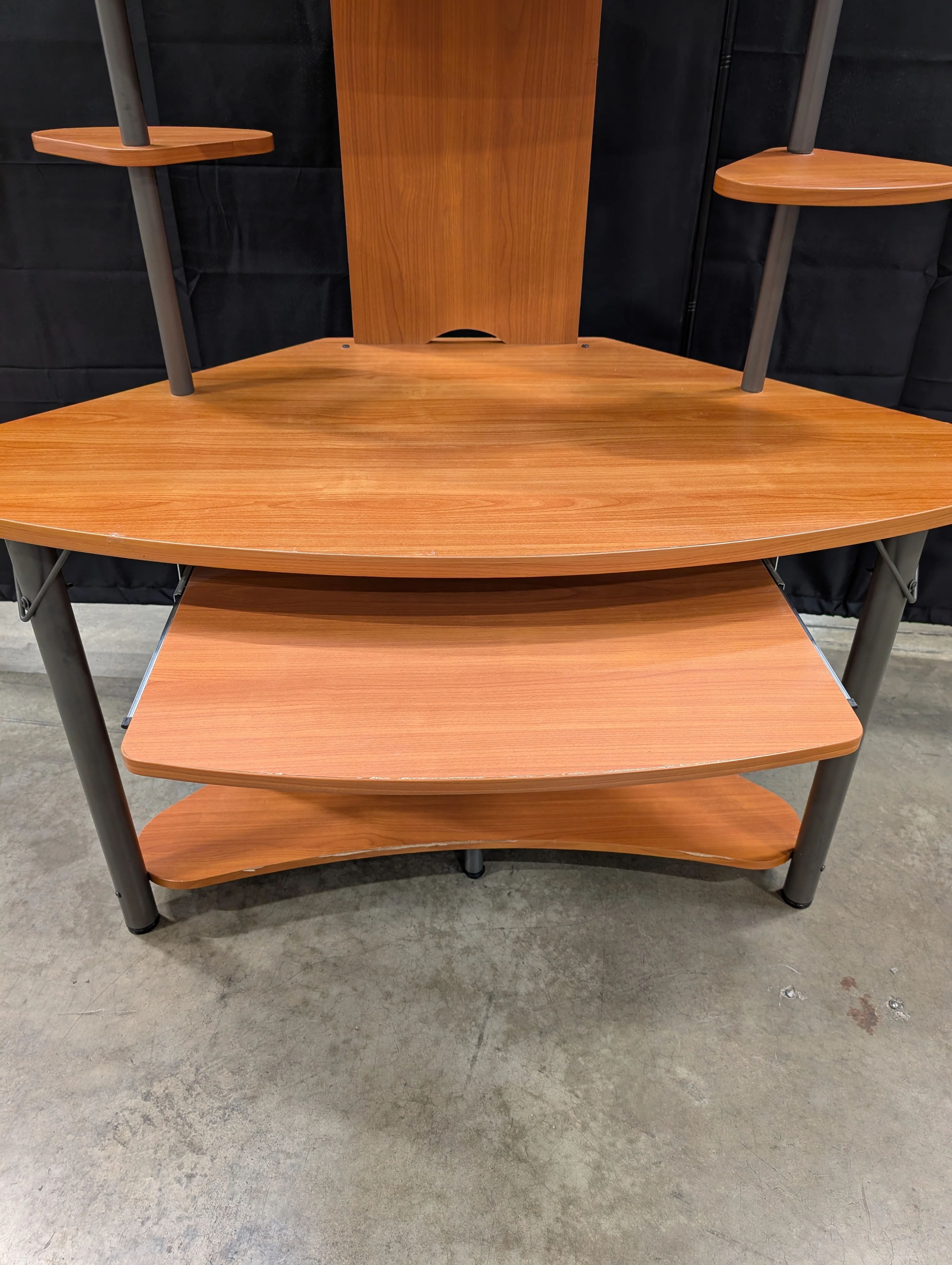 Contemporary Multilevel Workstation with Integrated Shelving - Image 4