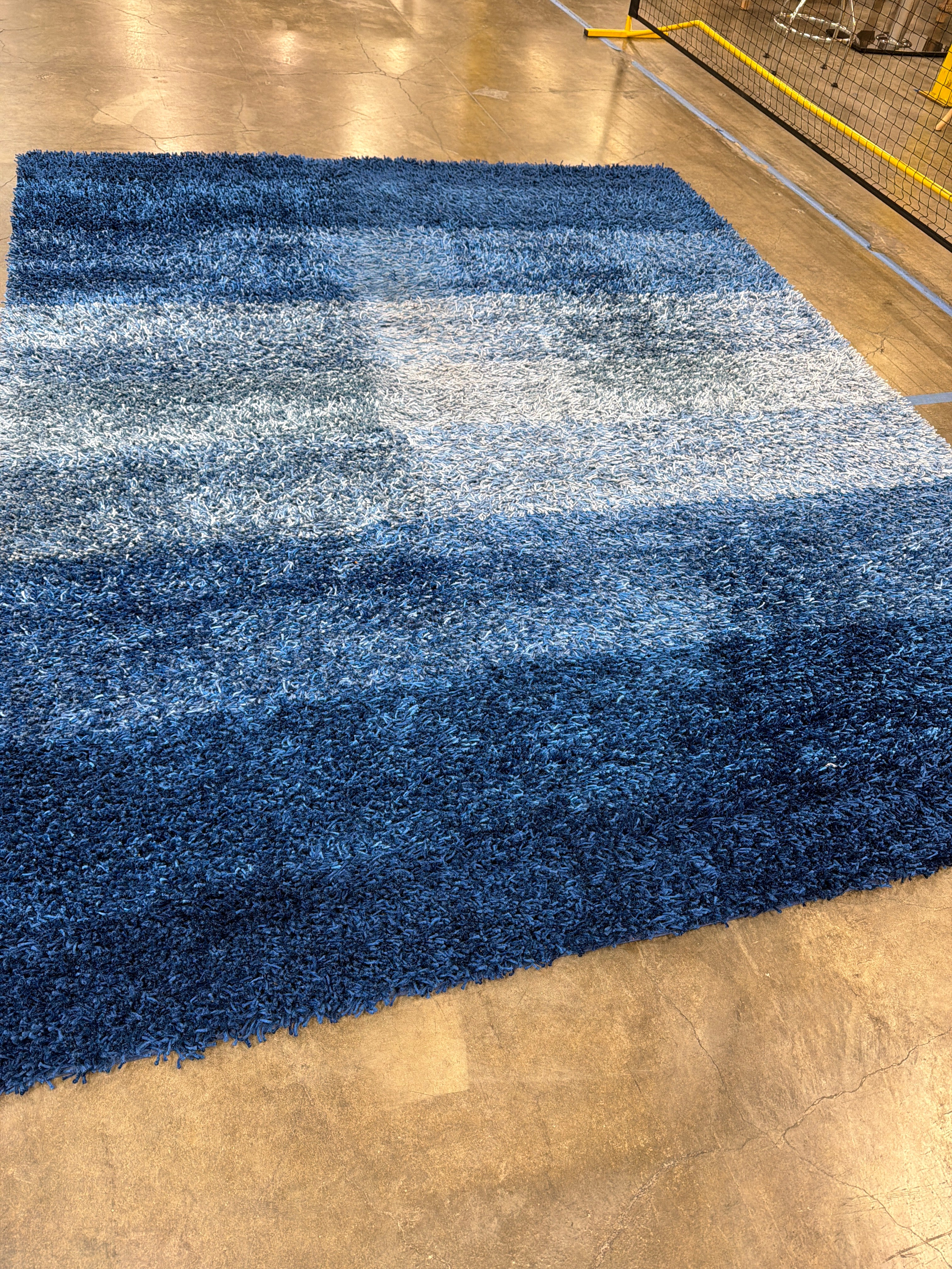 Dalyn Spectrum Gradient Blue Shag Rug - 8' x 10' - Image 4