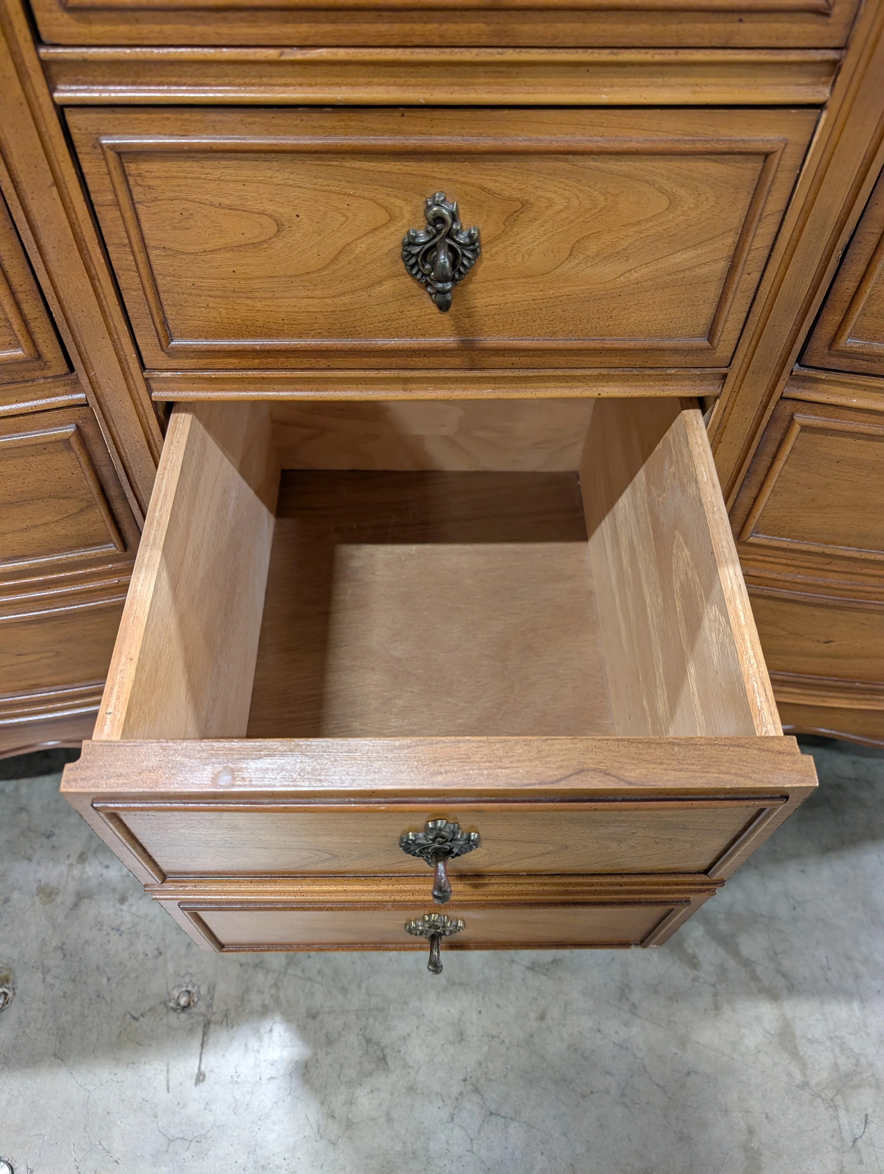 Dixie Furniture Company Vintage French Provincial Twelve-Drawer Wood Dresser - Image 15