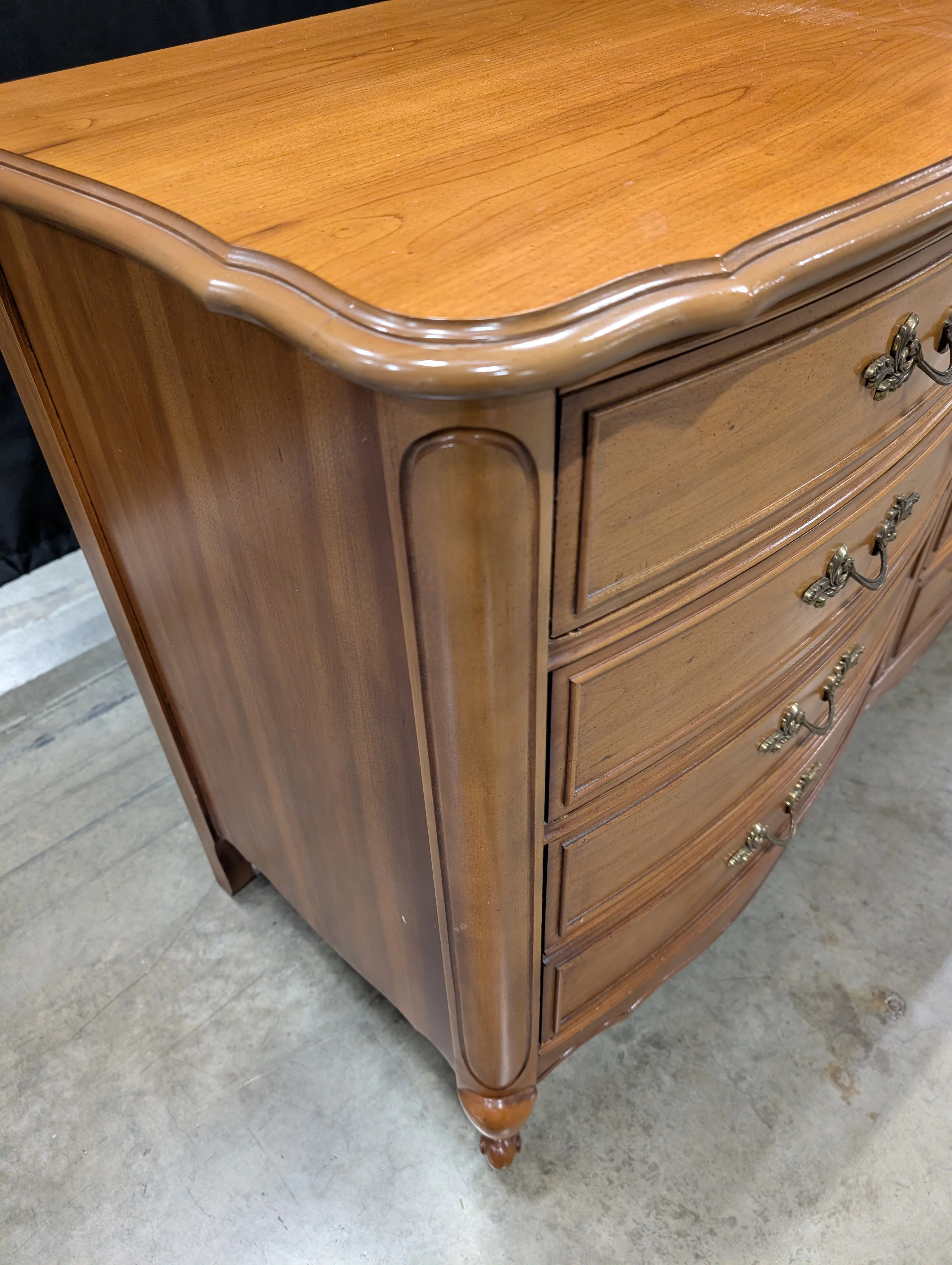Dixie Furniture Company Vintage French Provincial Twelve-Drawer Wood Dresser - Image 9