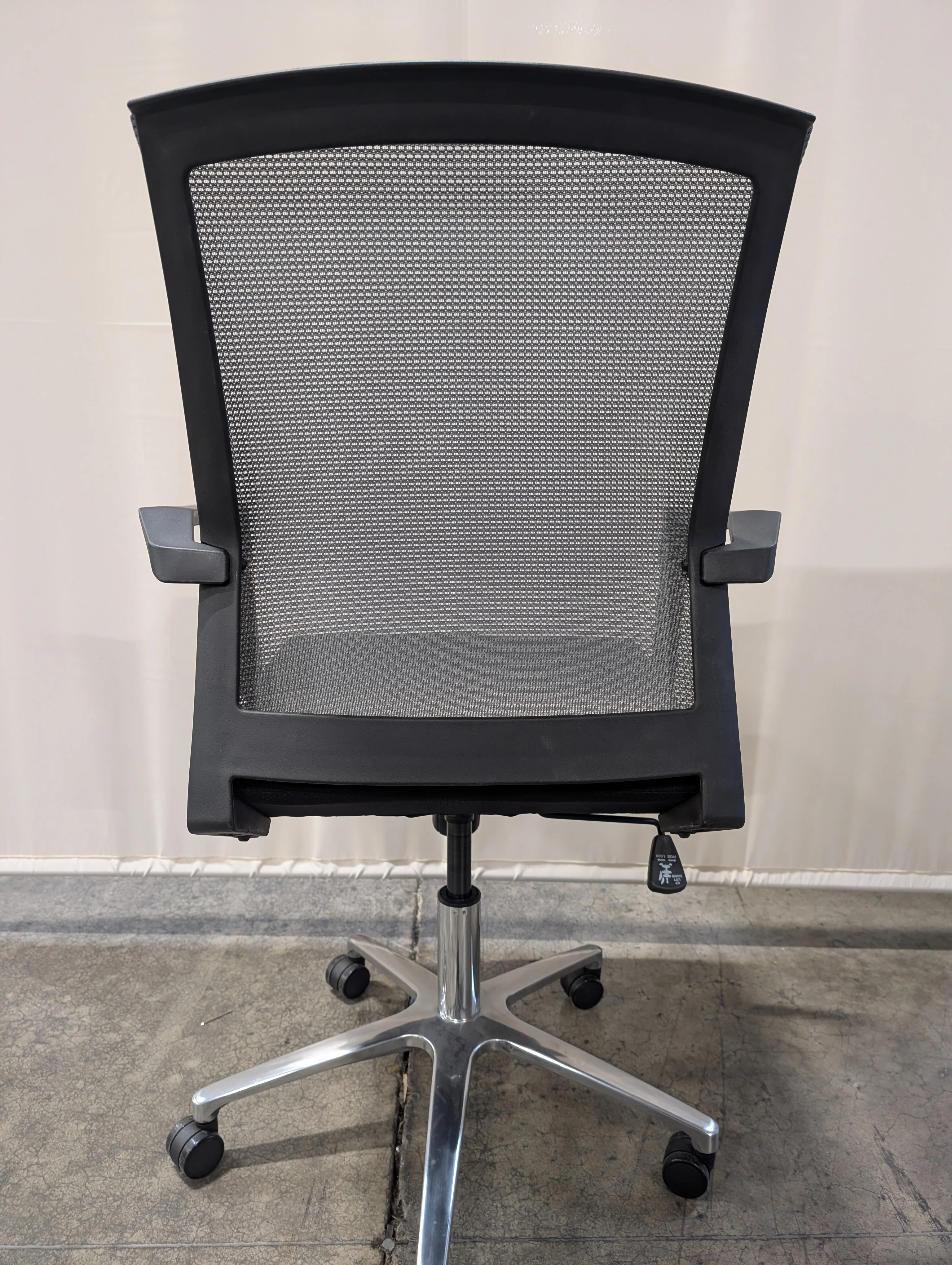 Contemporary Grey Mesh Back Office Chair with Black Fabric Seat - Image 3