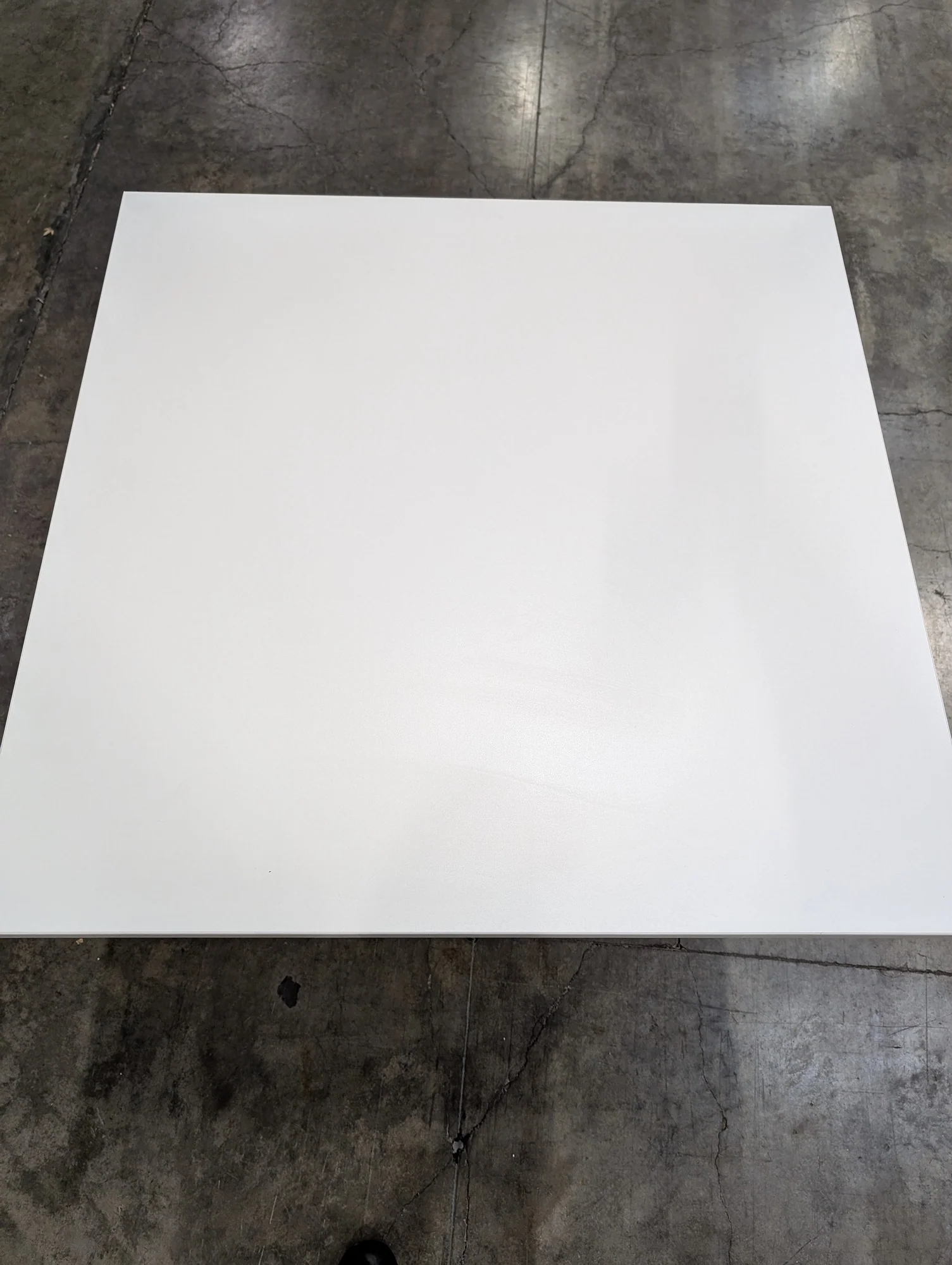 BLUEFOX FURNITURE Modern White Square Pedestal Table - Image 2