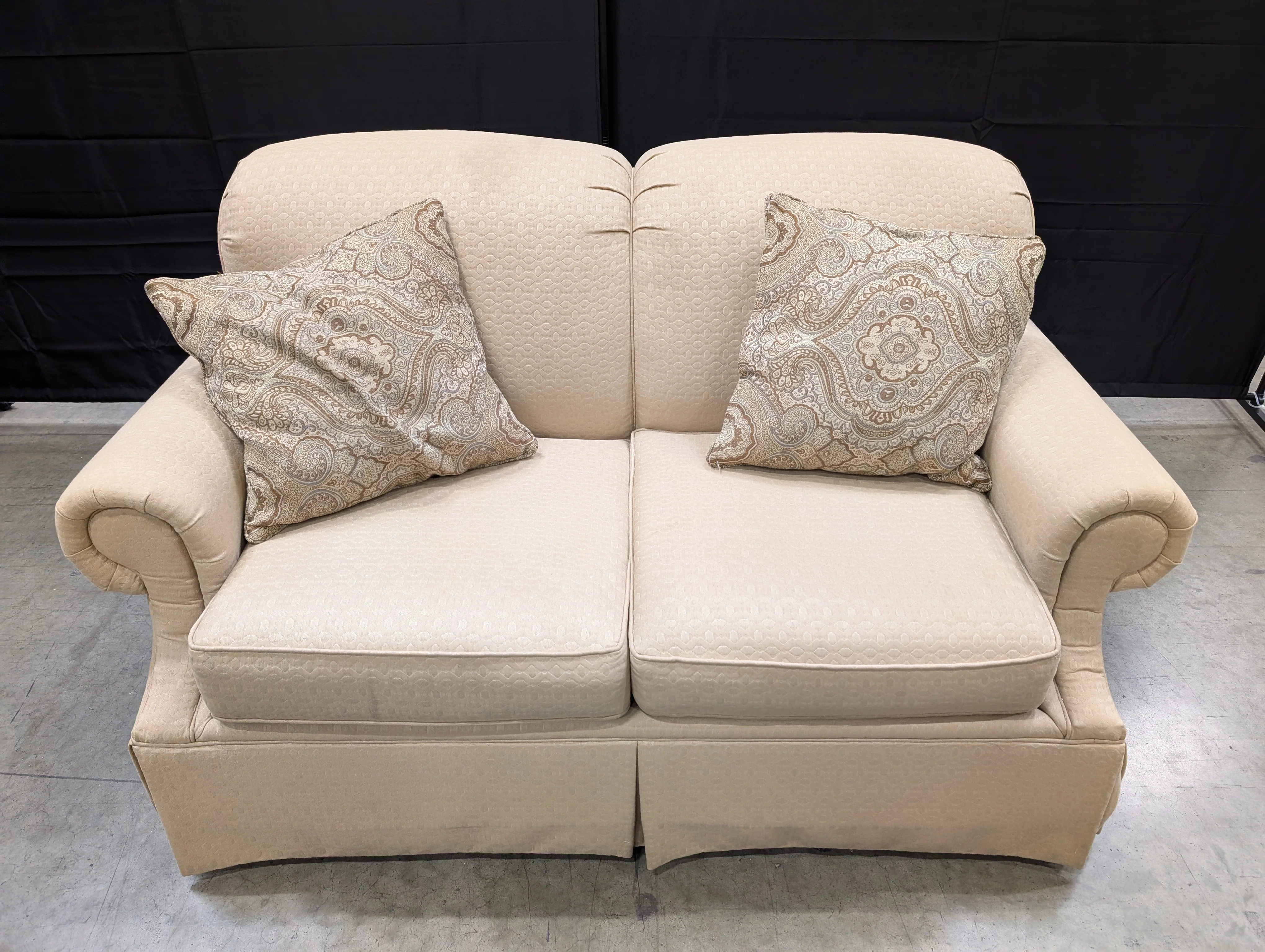 Bassett Furniture Classic Beige Upholstered Loveseat Sofa with Paisley Throw Pillows - Image 6