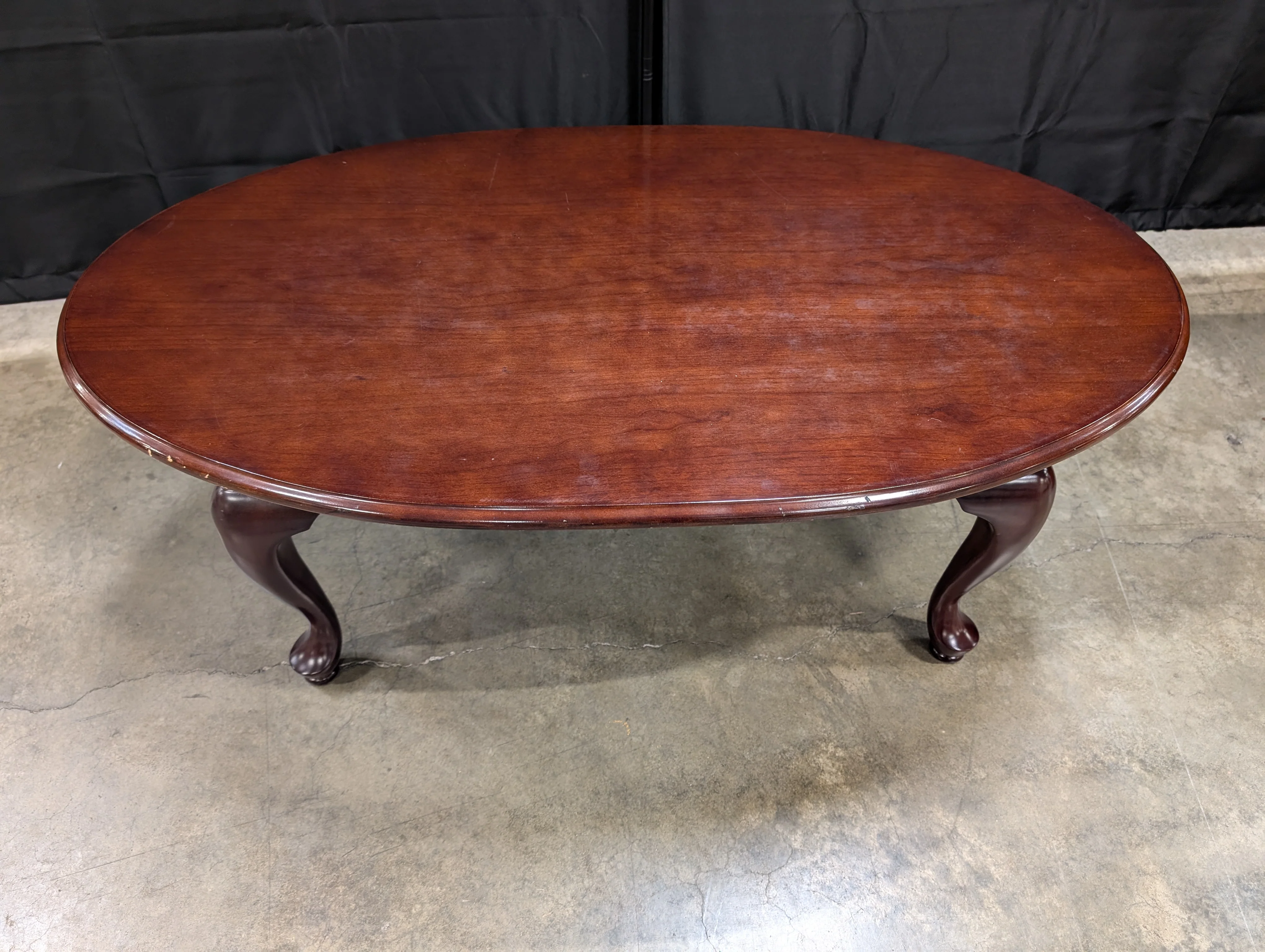 Traditional Oval Wood Pedestal Accent Table