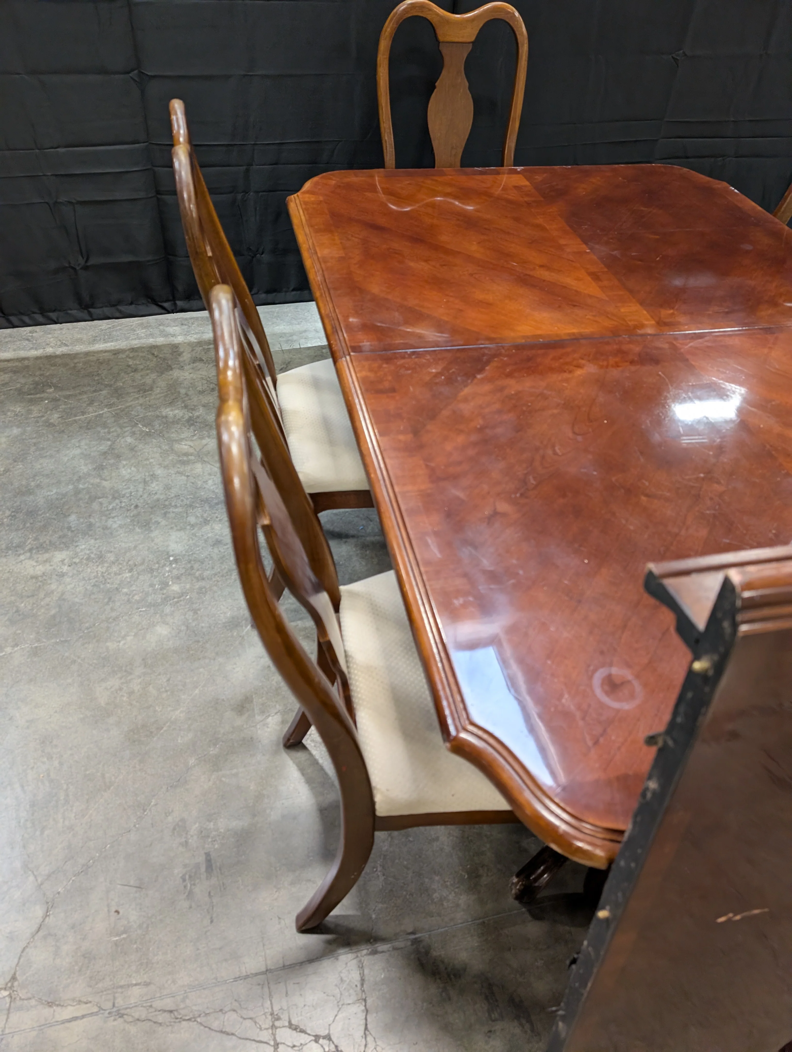 Traditional Dark Wood Dining Table with Five Shaped-Back Chairs - Image 5