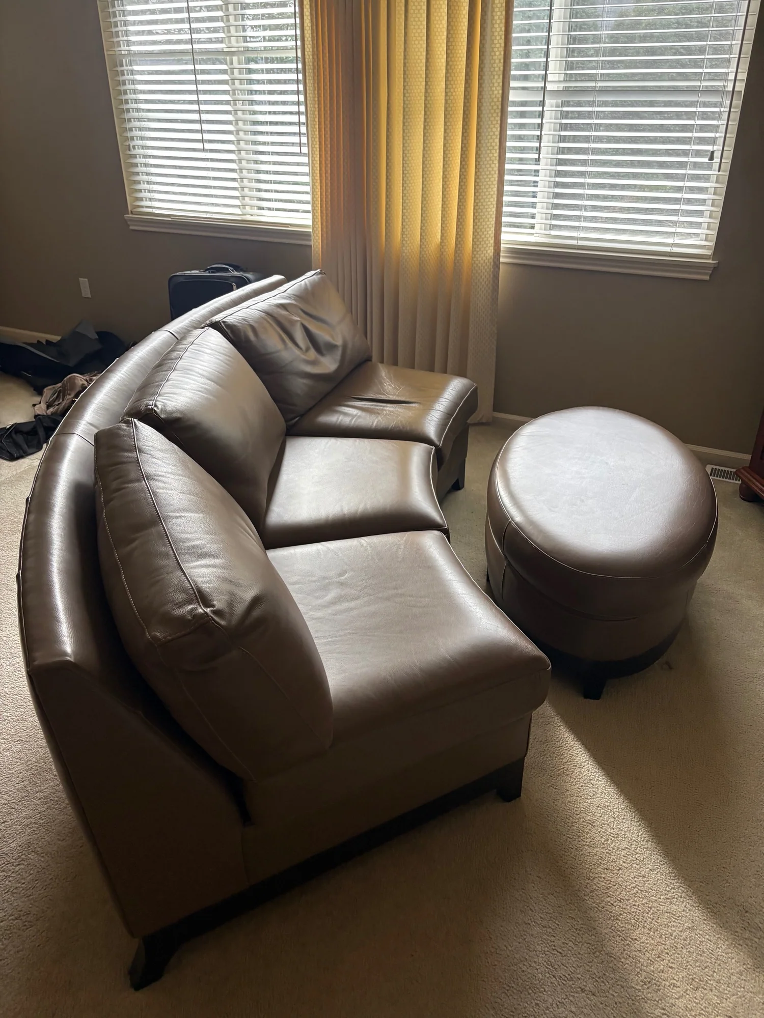 Contemporary Brown Leather Curved Sectional Sofa with Matching Round Ottoman - Image 4