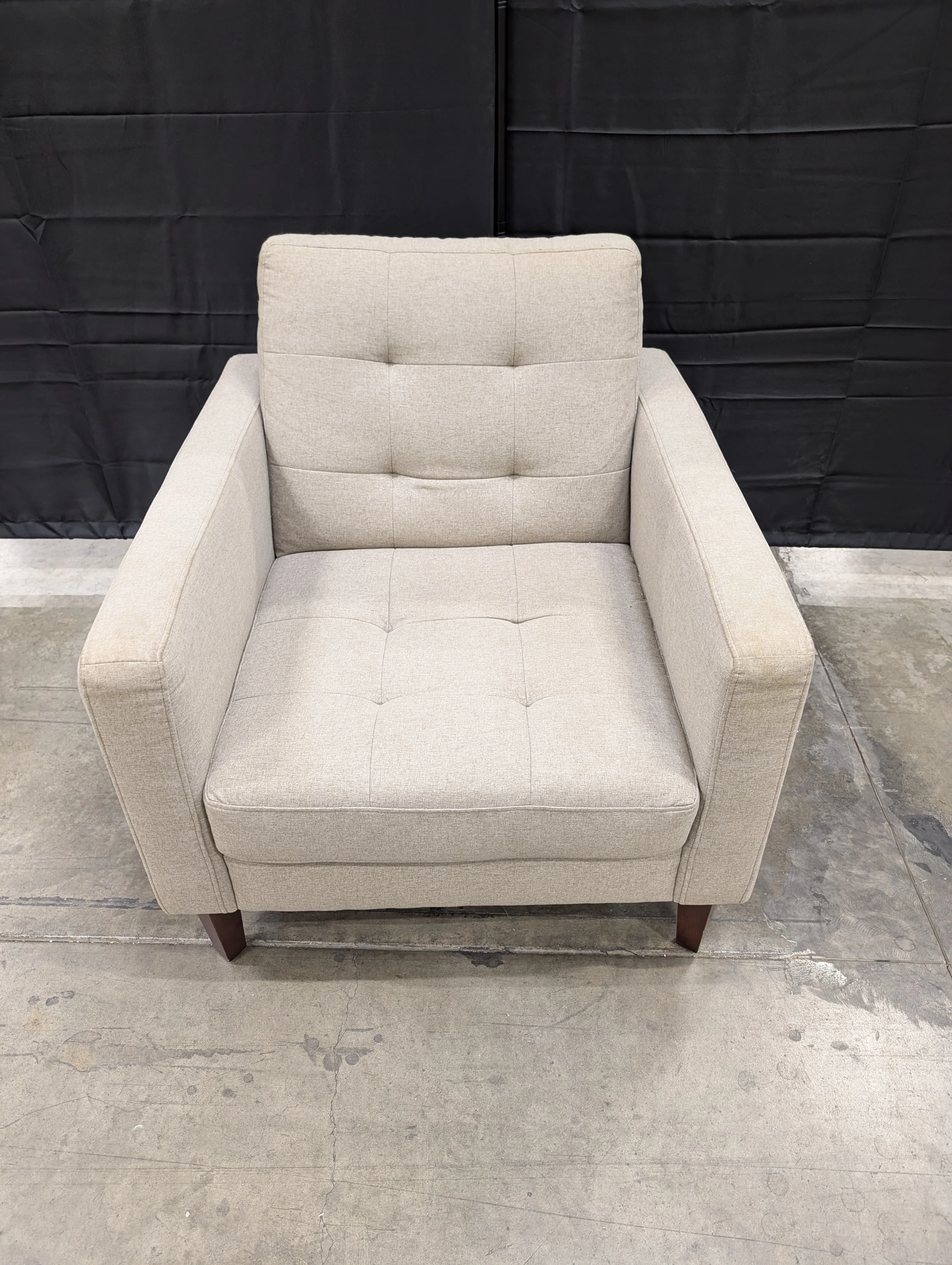 Modern Tufted Fabric Accent Chair - Beige Upholstered Armchair