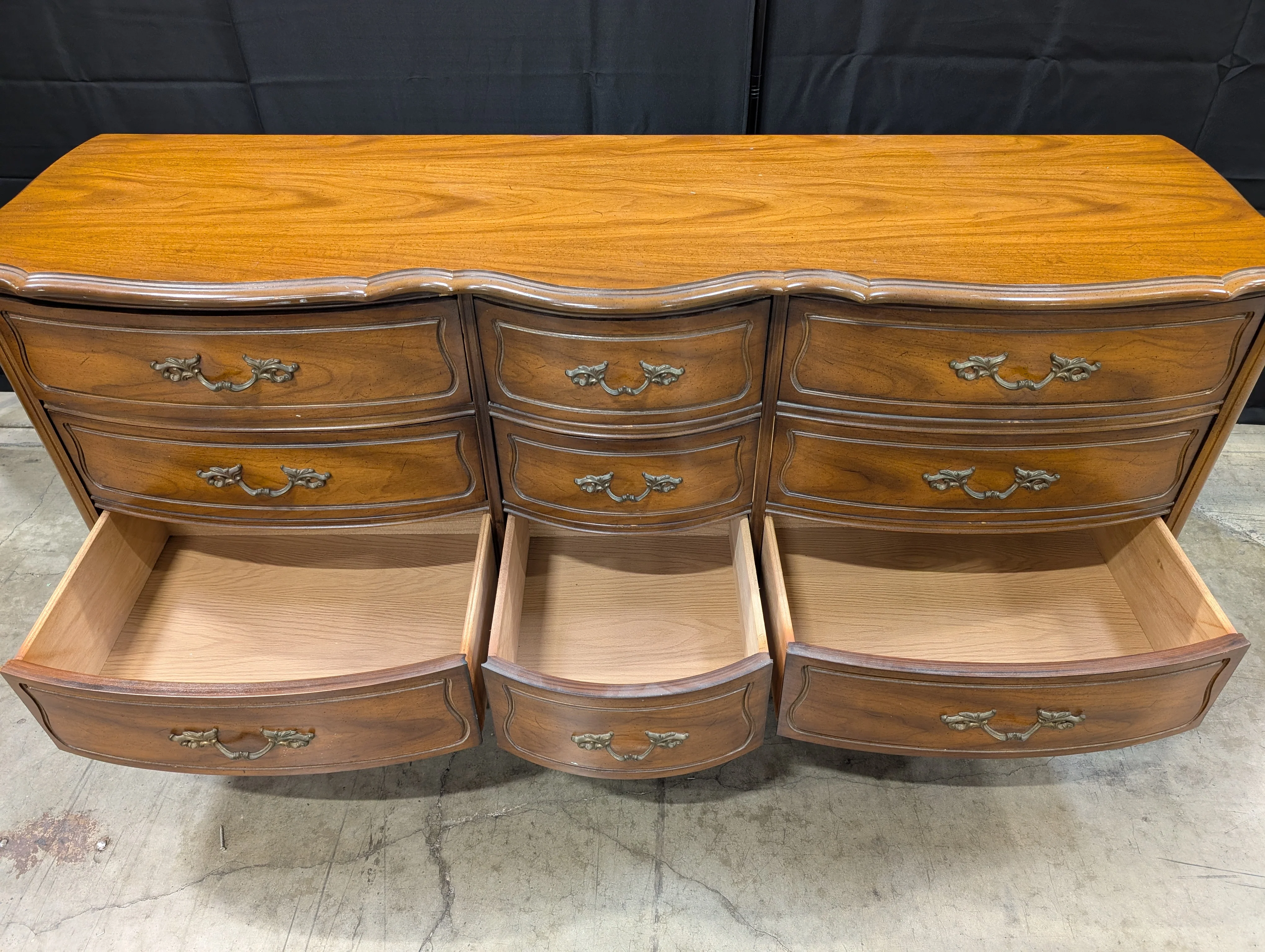 Traditional Curved Top Wooden Dresser - Image 3
