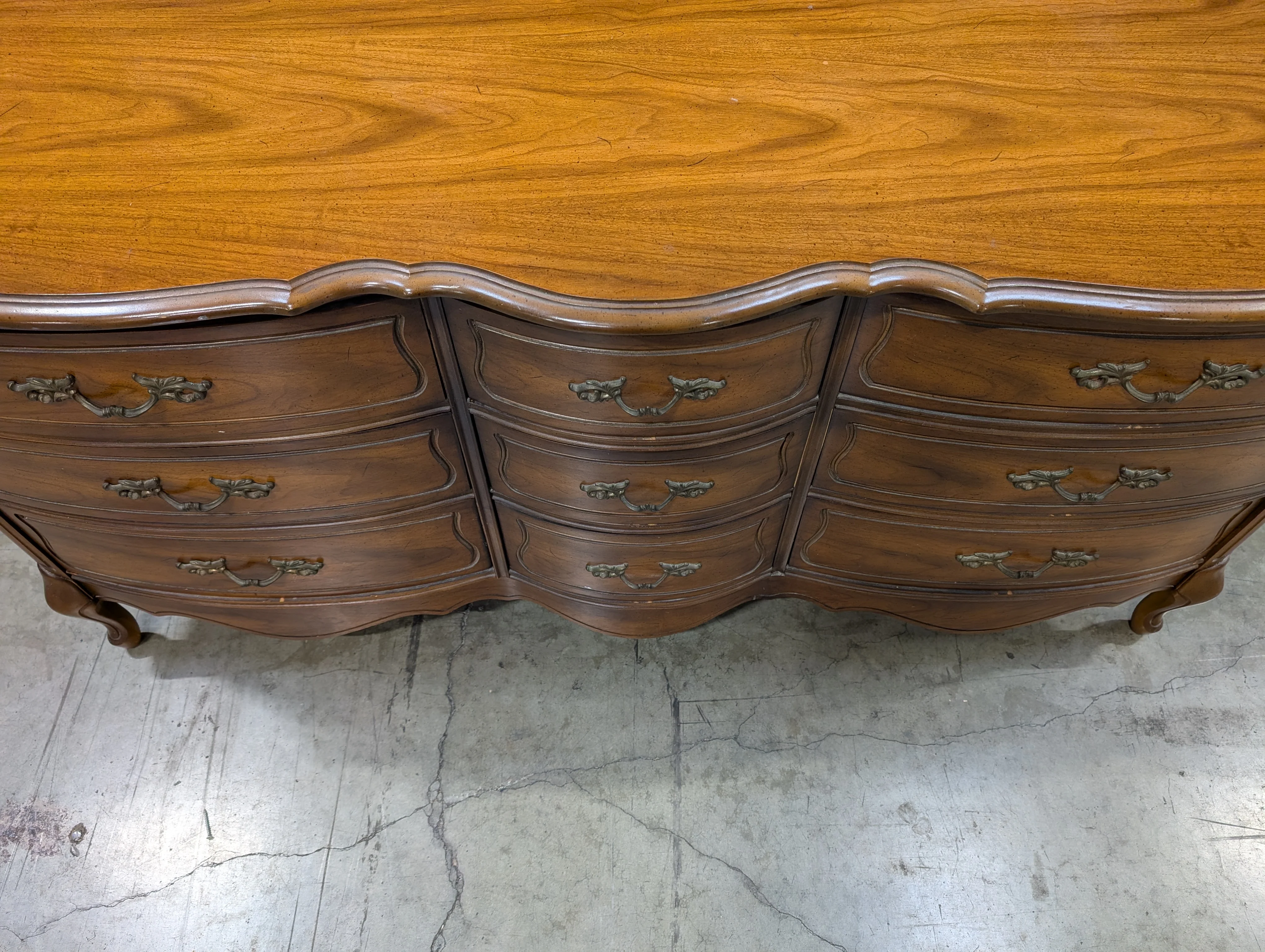 Traditional Curved Top Wooden Dresser - Image 6