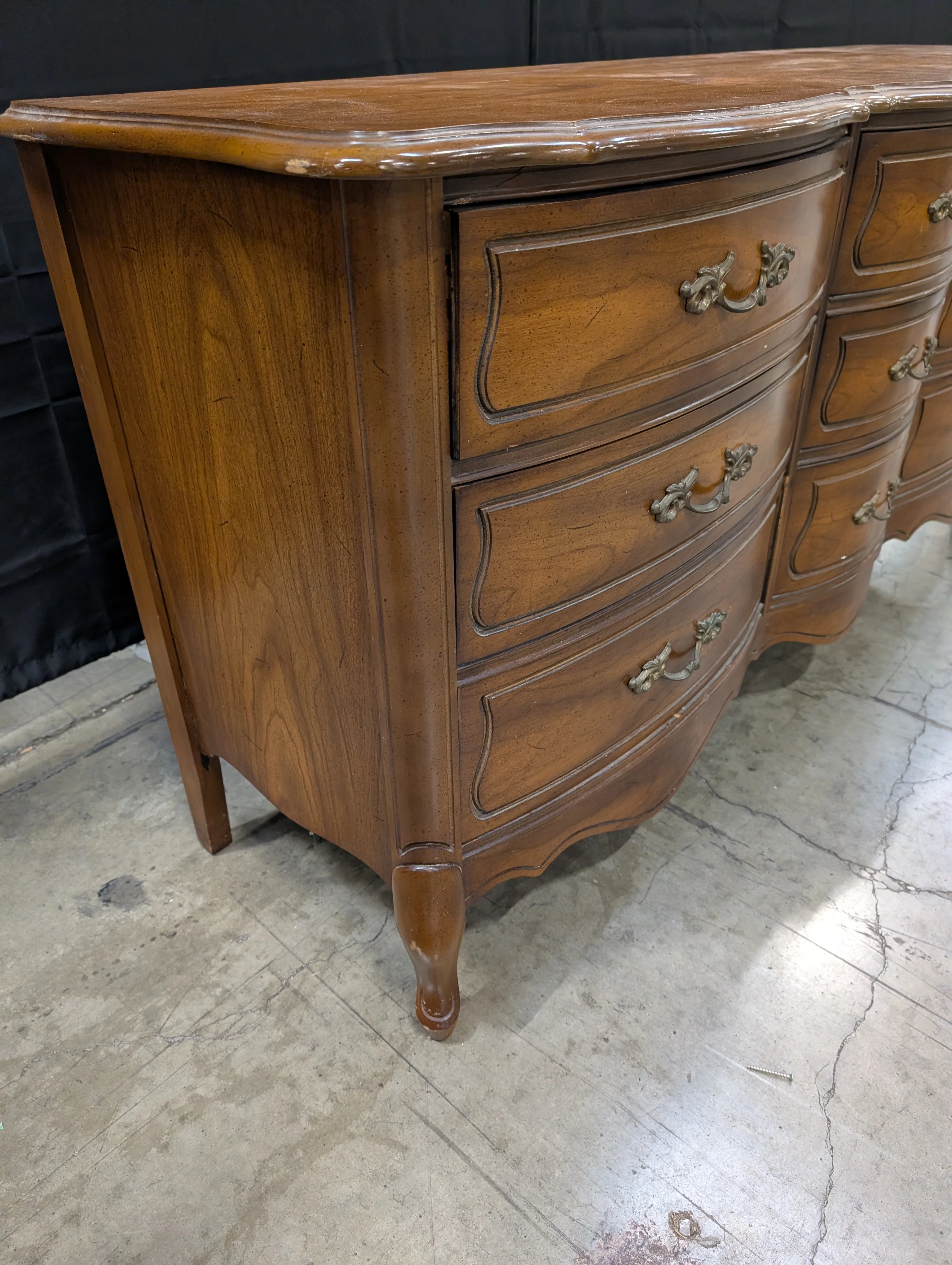 Traditional Curved Top Wooden Dresser - Image 7