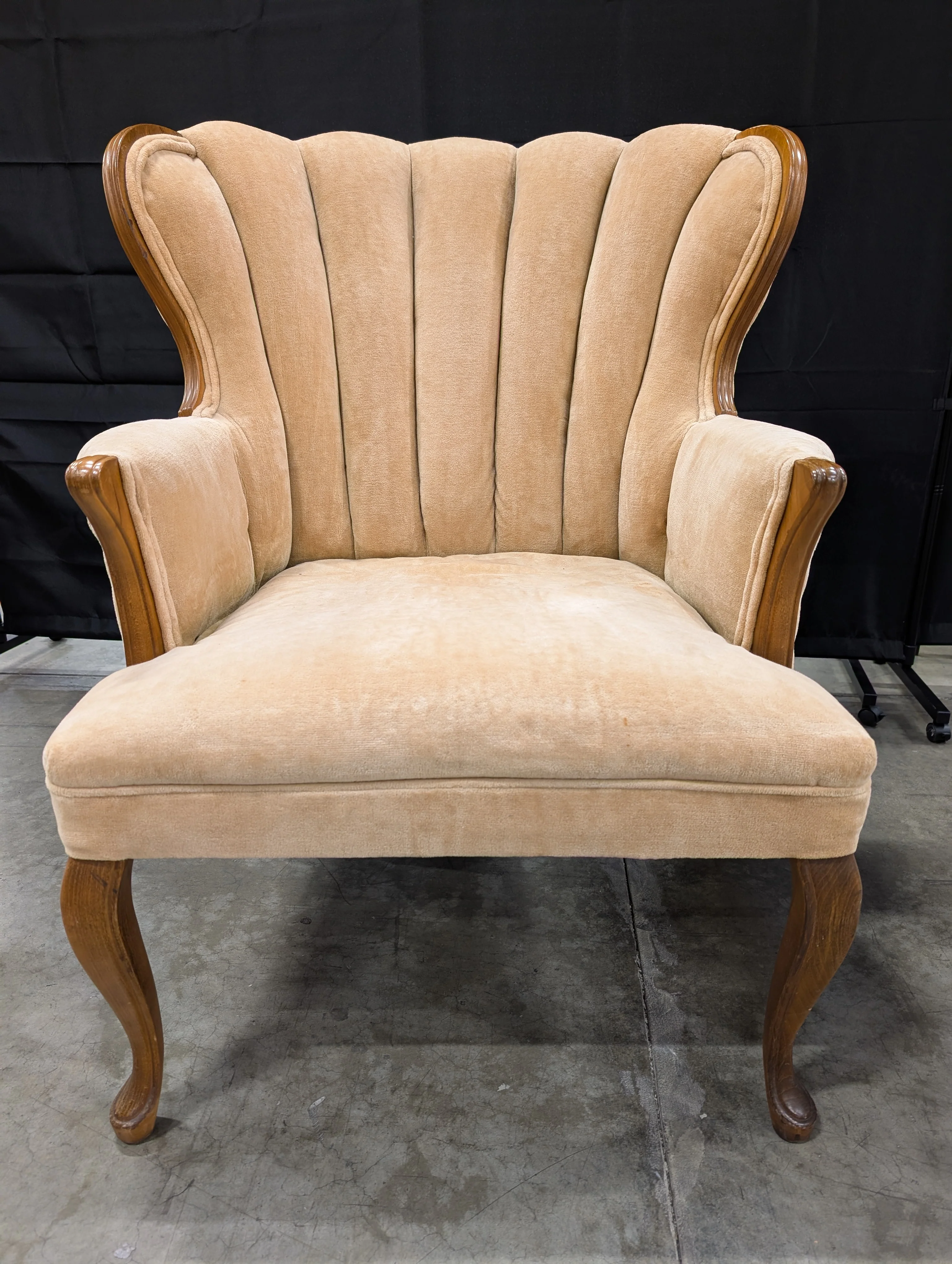 Vintage Style Fluted Back Upholstered Armchair
