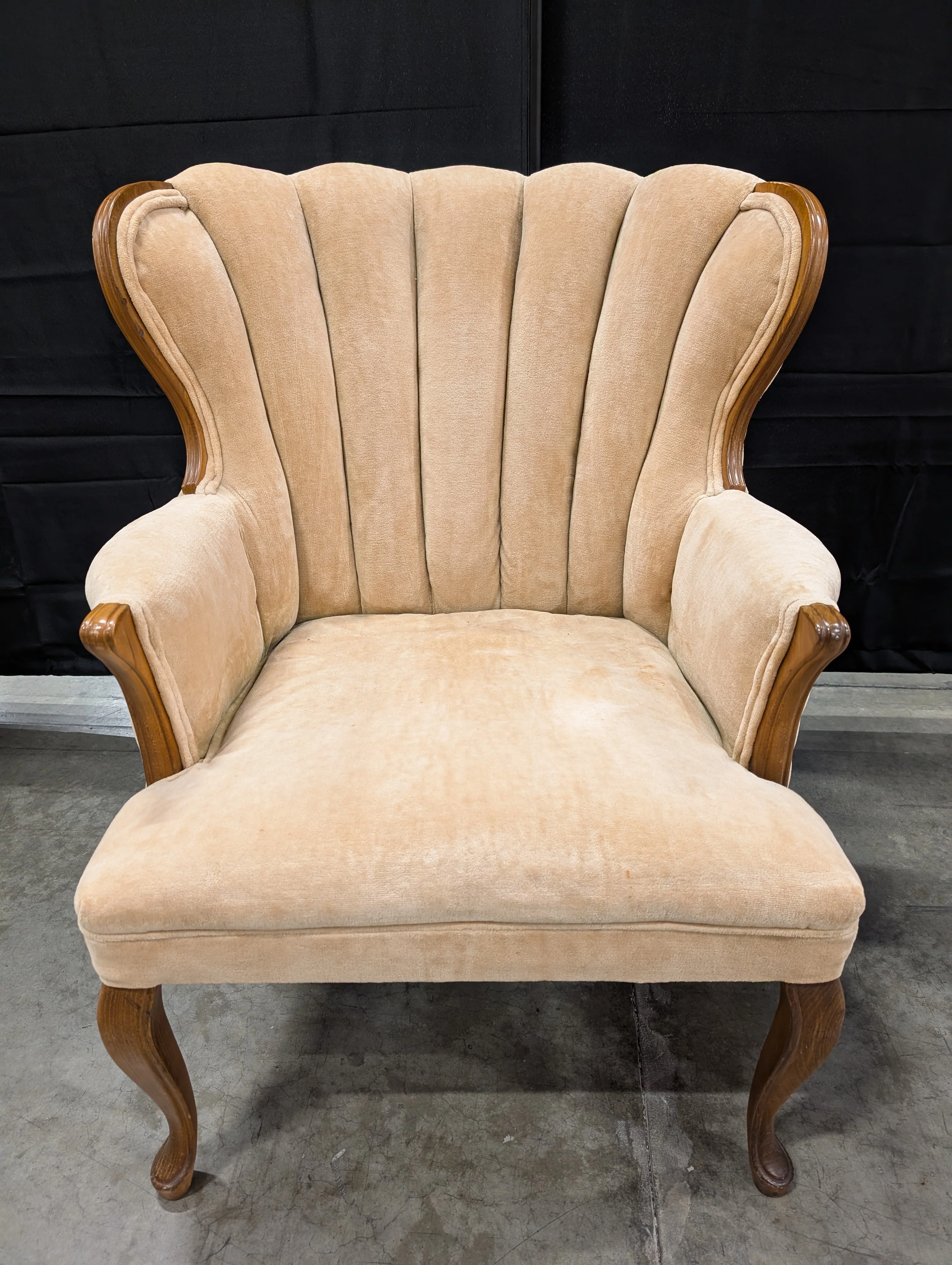 Vintage Style Fluted Back Upholstered Armchair - Image 3