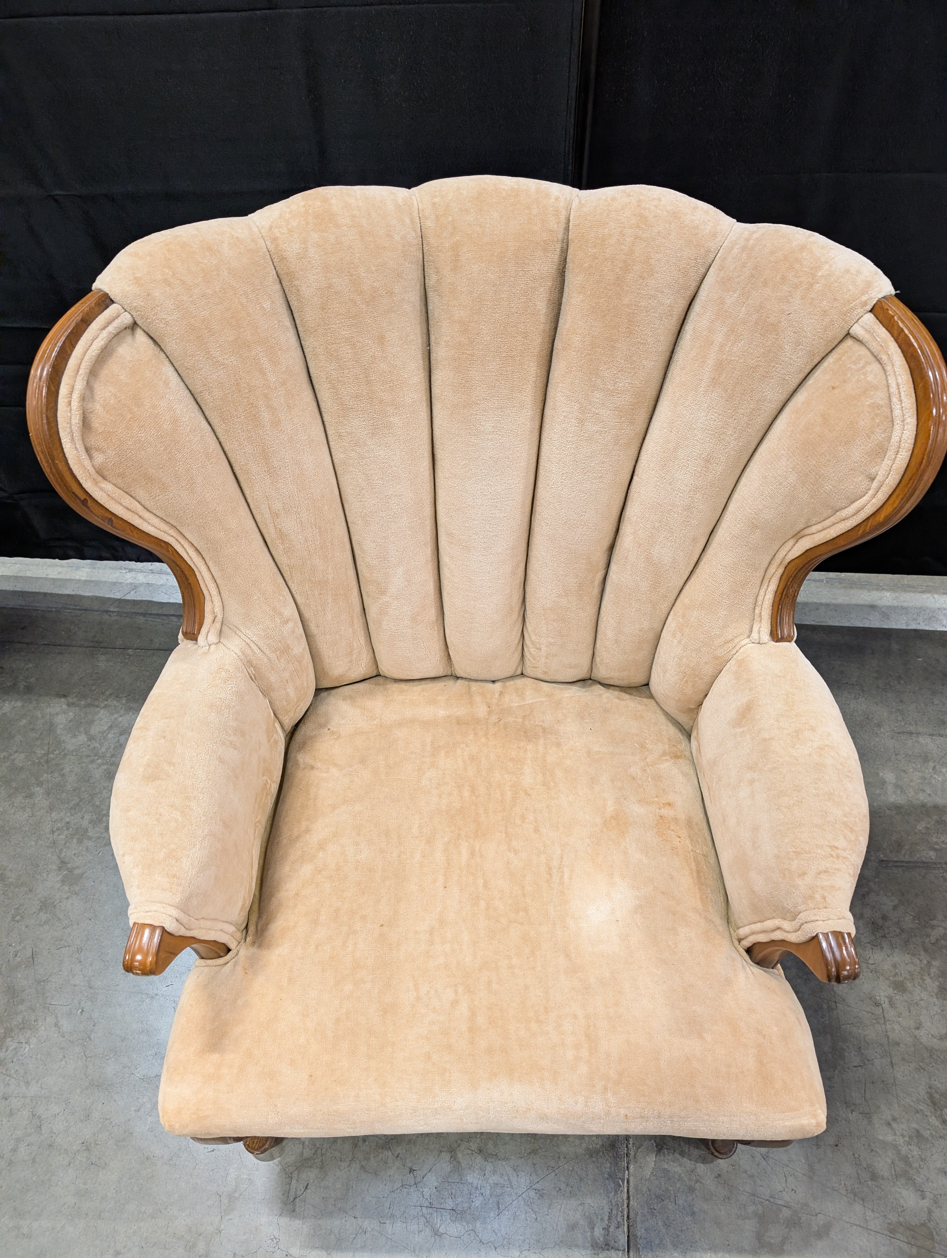 Vintage Style Fluted Back Upholstered Armchair - Image 4