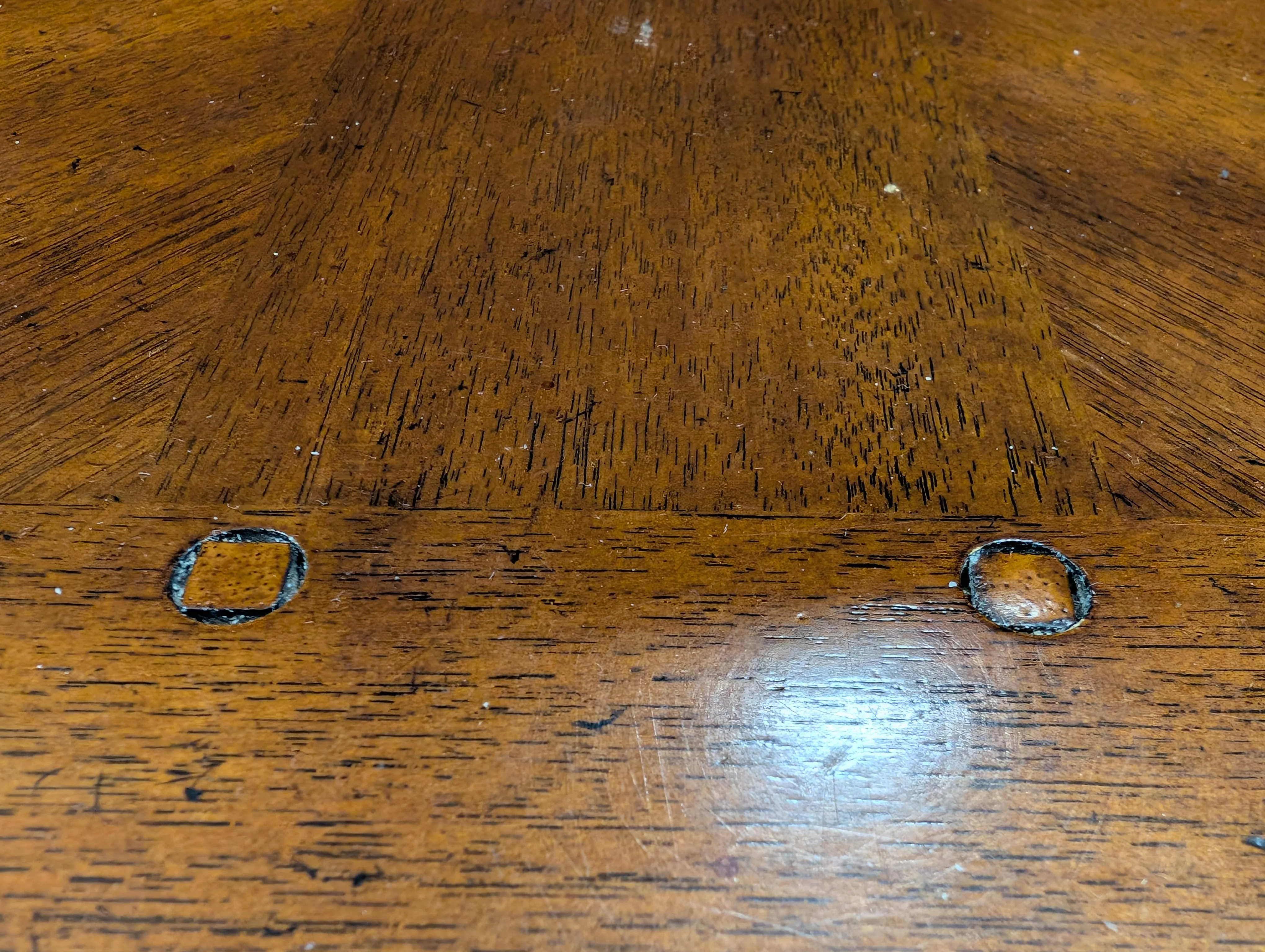 Traditional Hardwood Coffee Table with eight Storage Drawers - Image 8