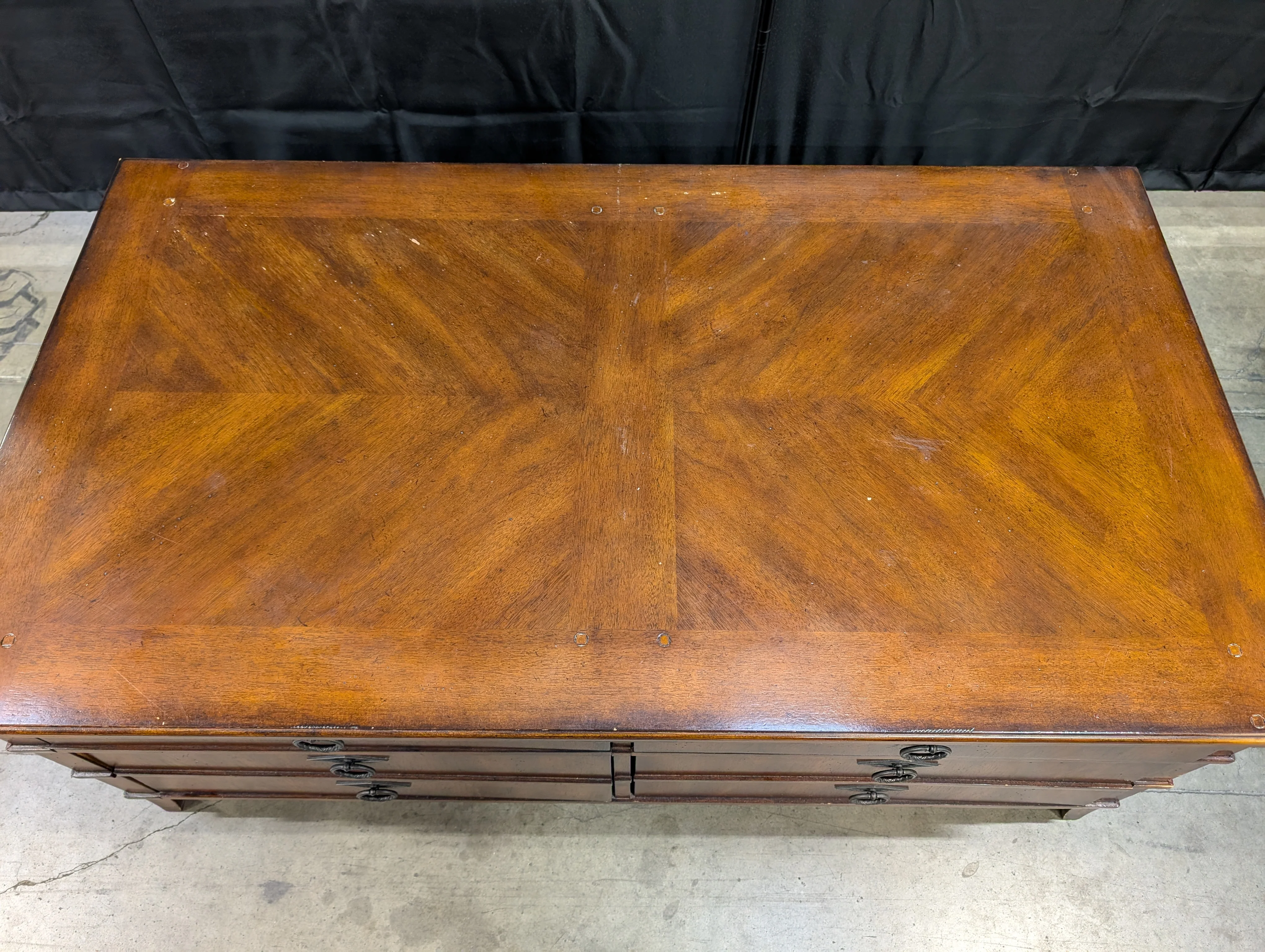 Traditional Hardwood Coffee Table with eight Storage Drawers - Image 9