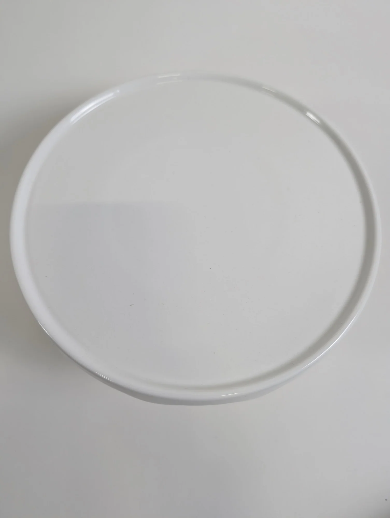 Rosanna Scalloped Edge White Pedestal Cake Stand - Image 2