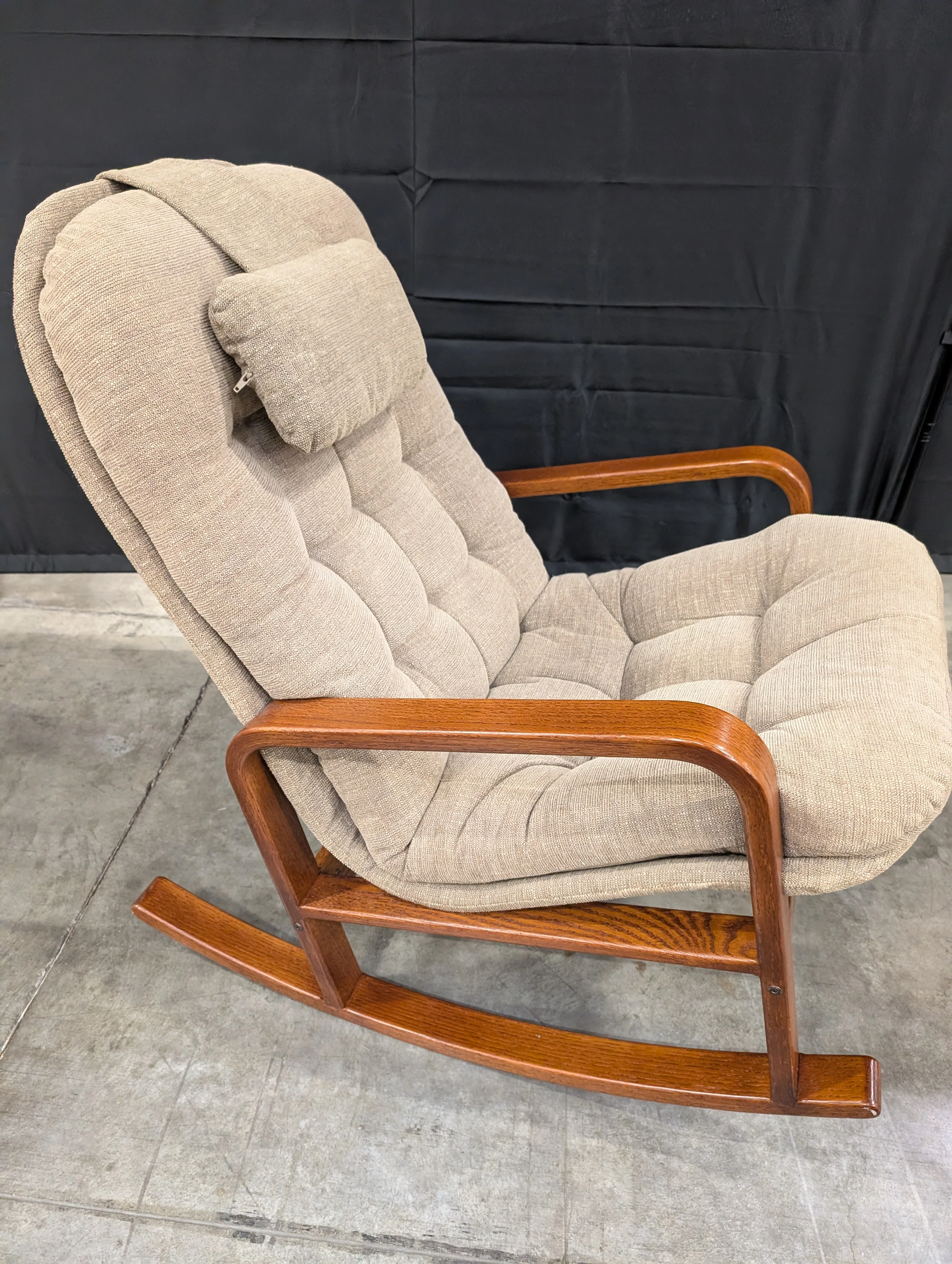 Comfortable Upholstered Rocking Chair with Wooden Arms - Image 5