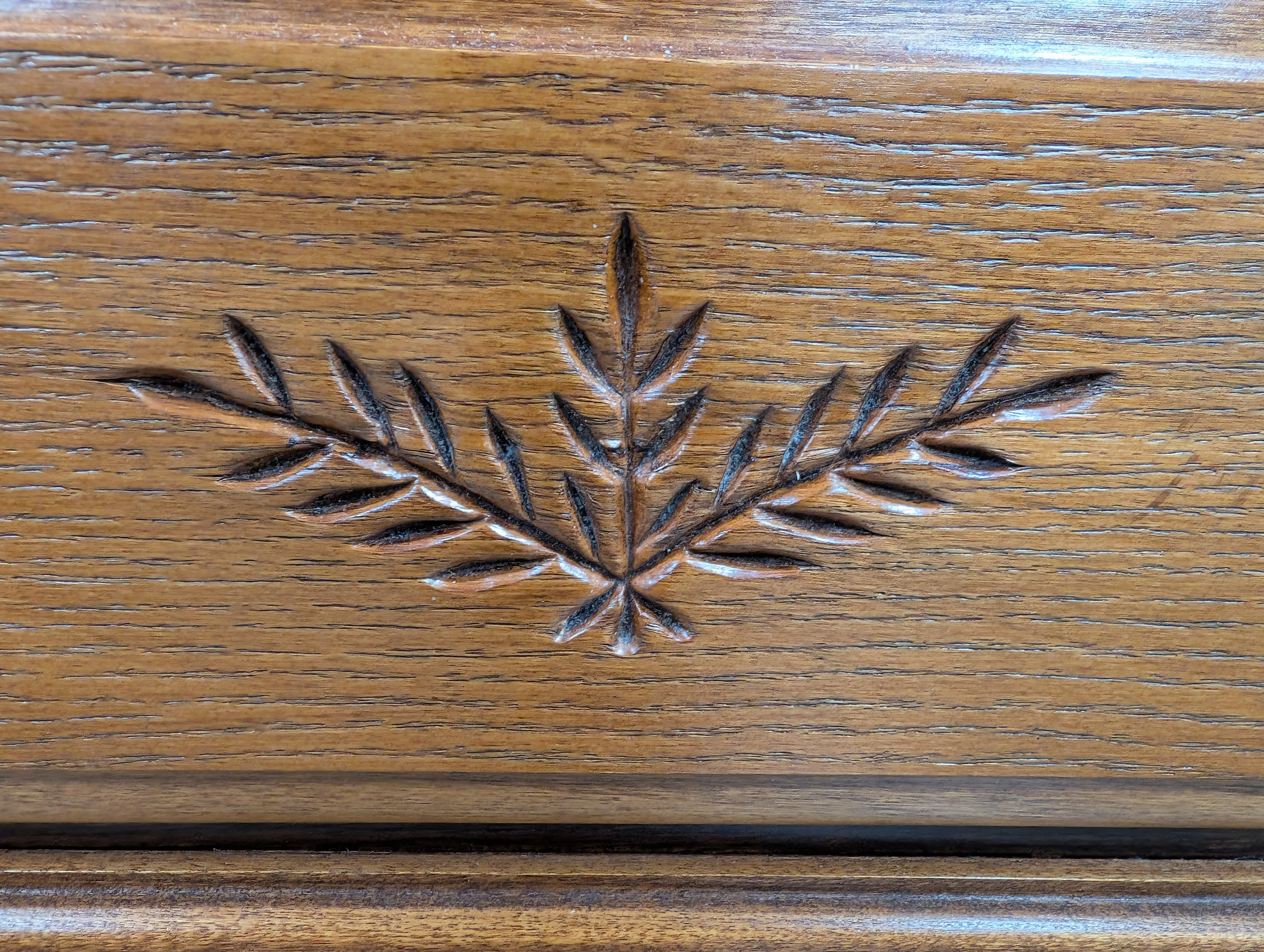 Broyhill Wood Dresser with Five Drawers - Image 3
