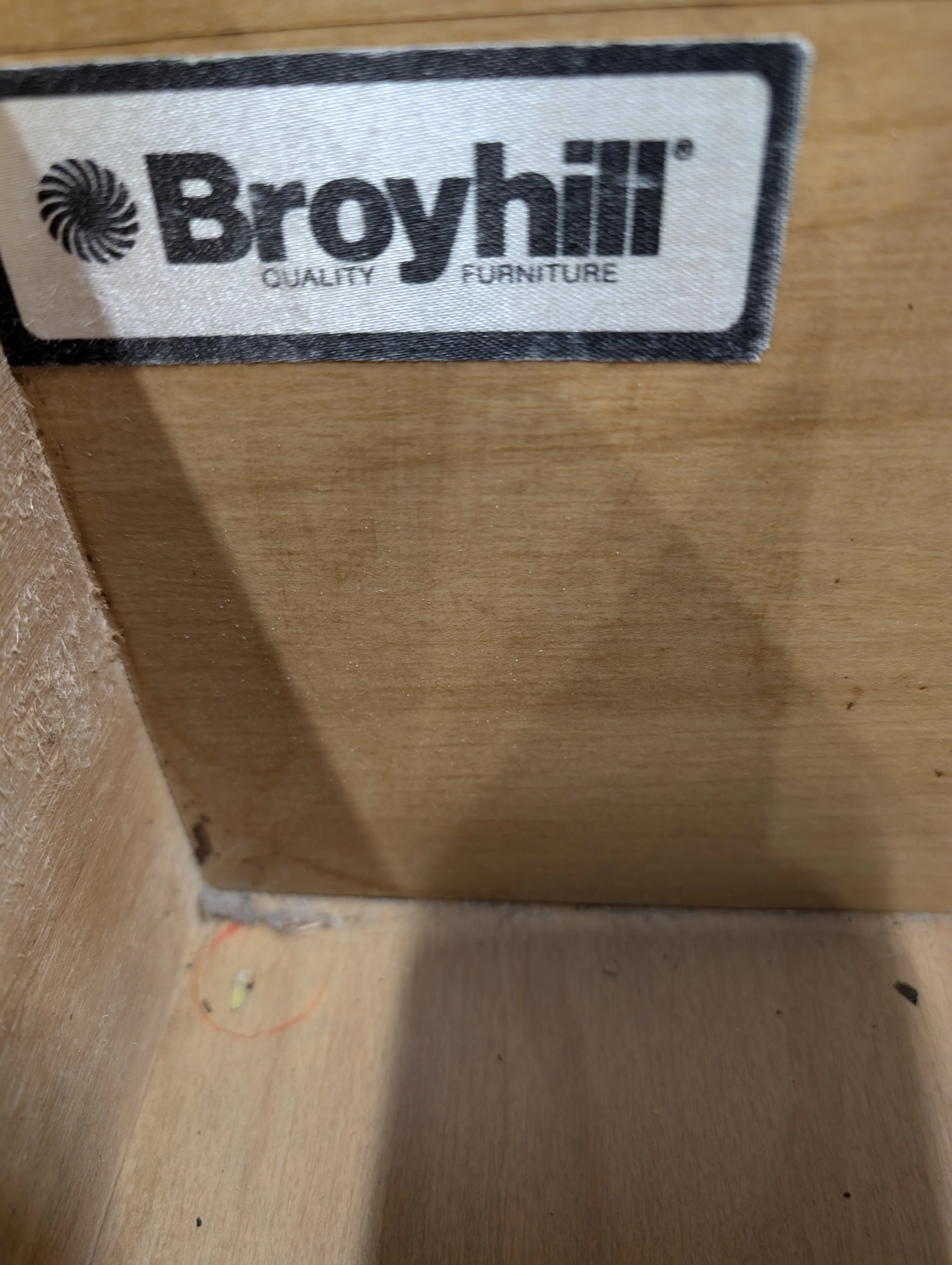 Broyhill Wood Dresser with Five Drawers - Image 6