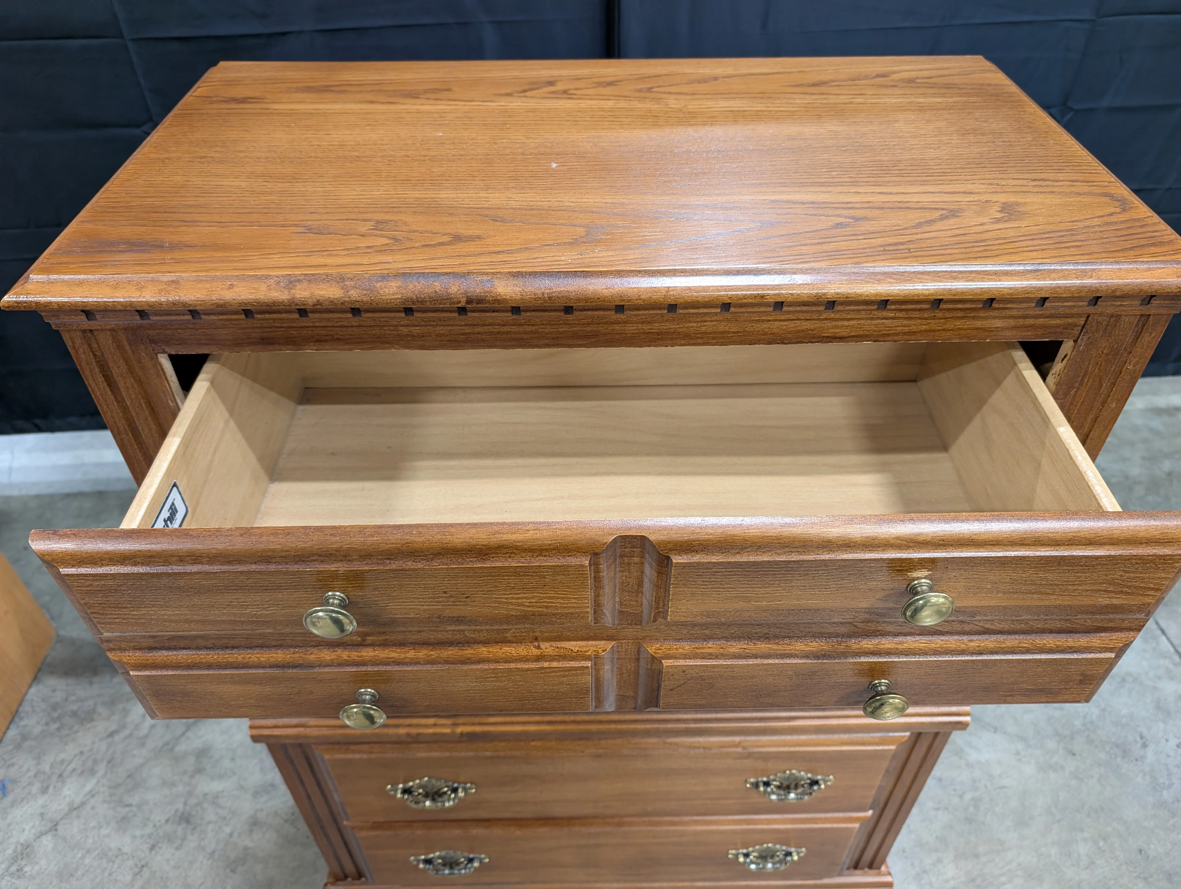 Broyhill Wood Dresser with Five Drawers - Image 7
