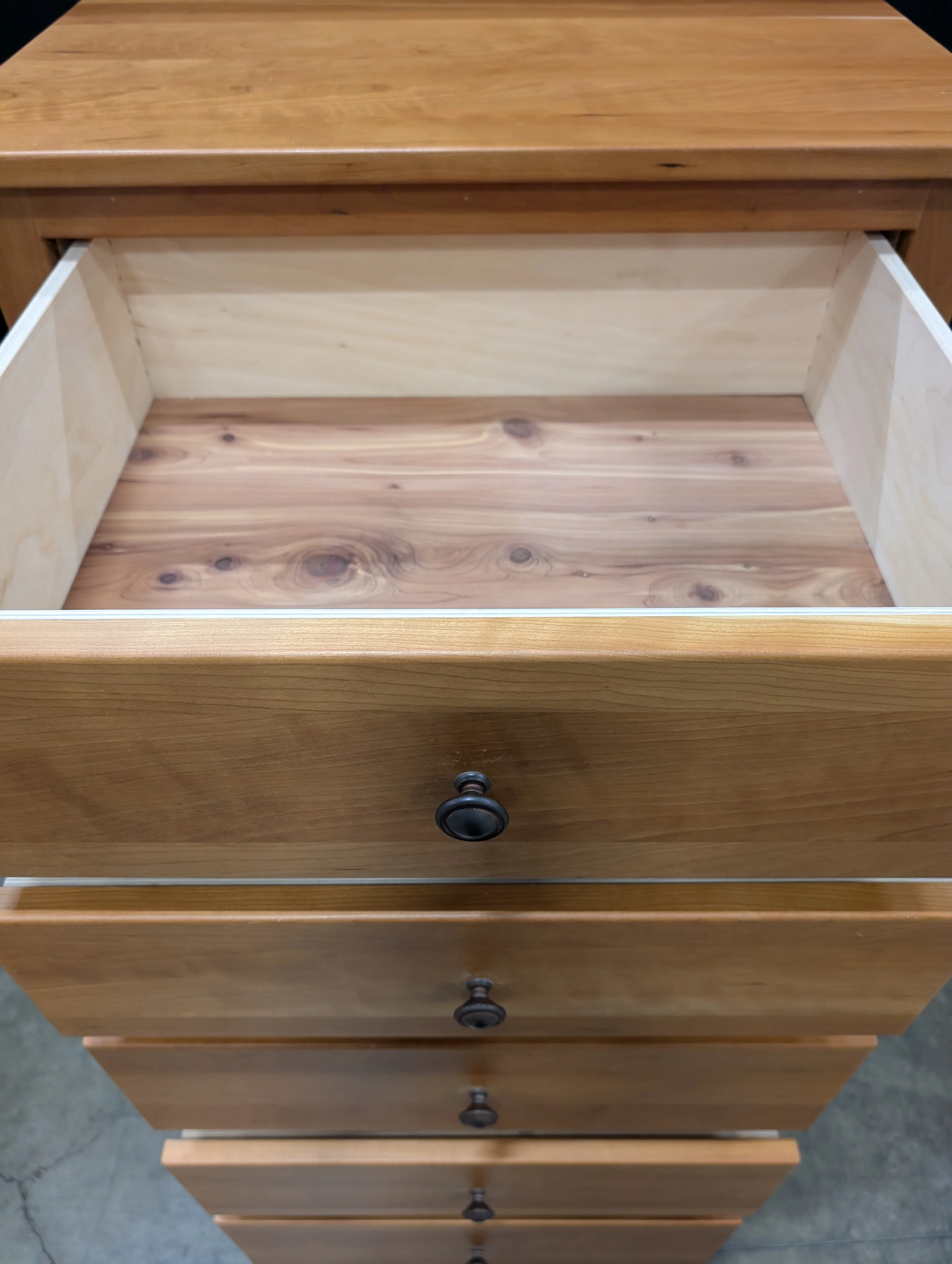 Classic Cherry Wood 5-Drawer Tall Chest - Very Good Condition Storage - Image 3