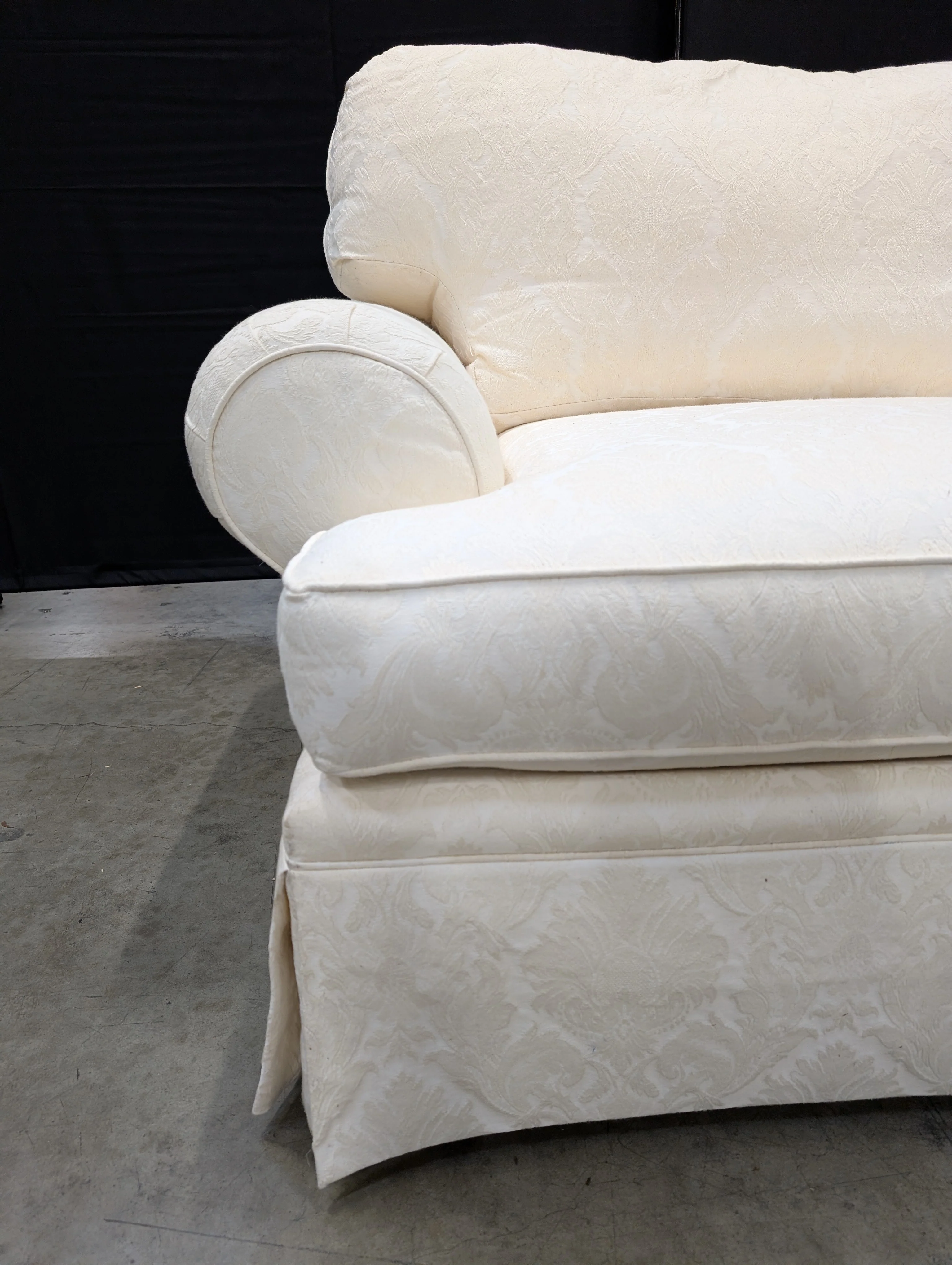 Charming Off-White Traditional Armchair - Image 2