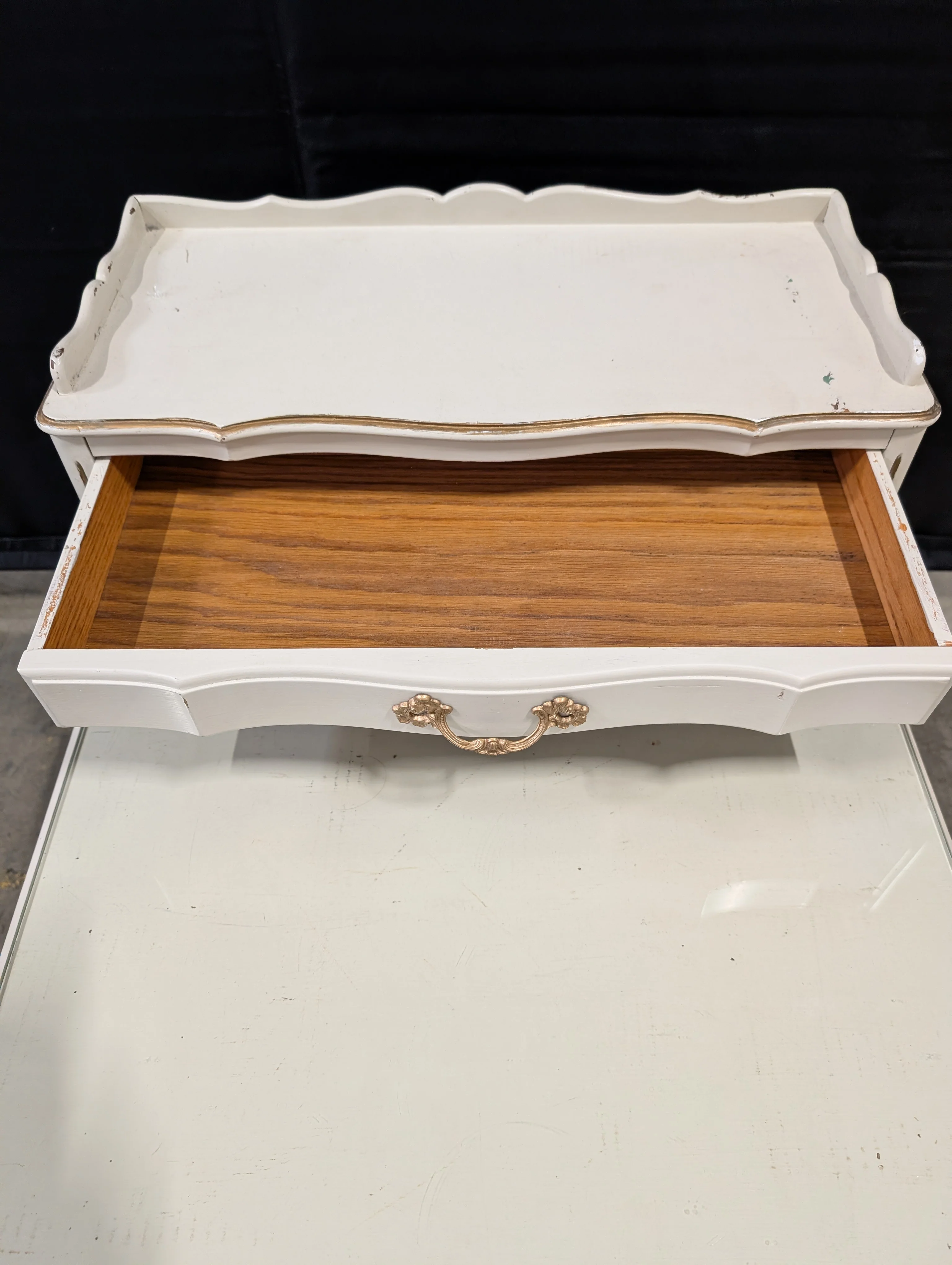 Nightstand with Curved Legs - Image 3