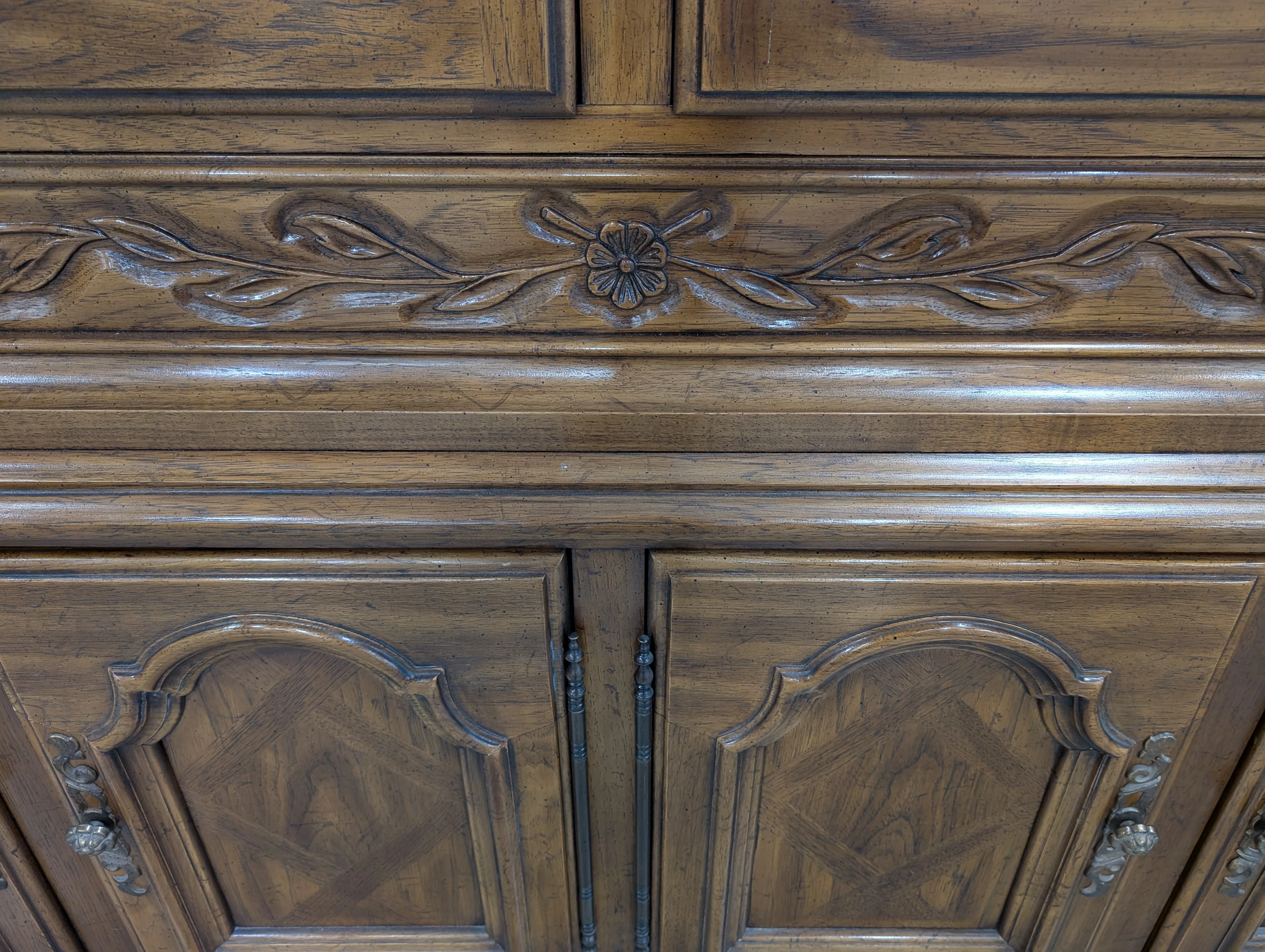 Drexel Touraine II Pecan French Country China Display Cabinet. - Image 14