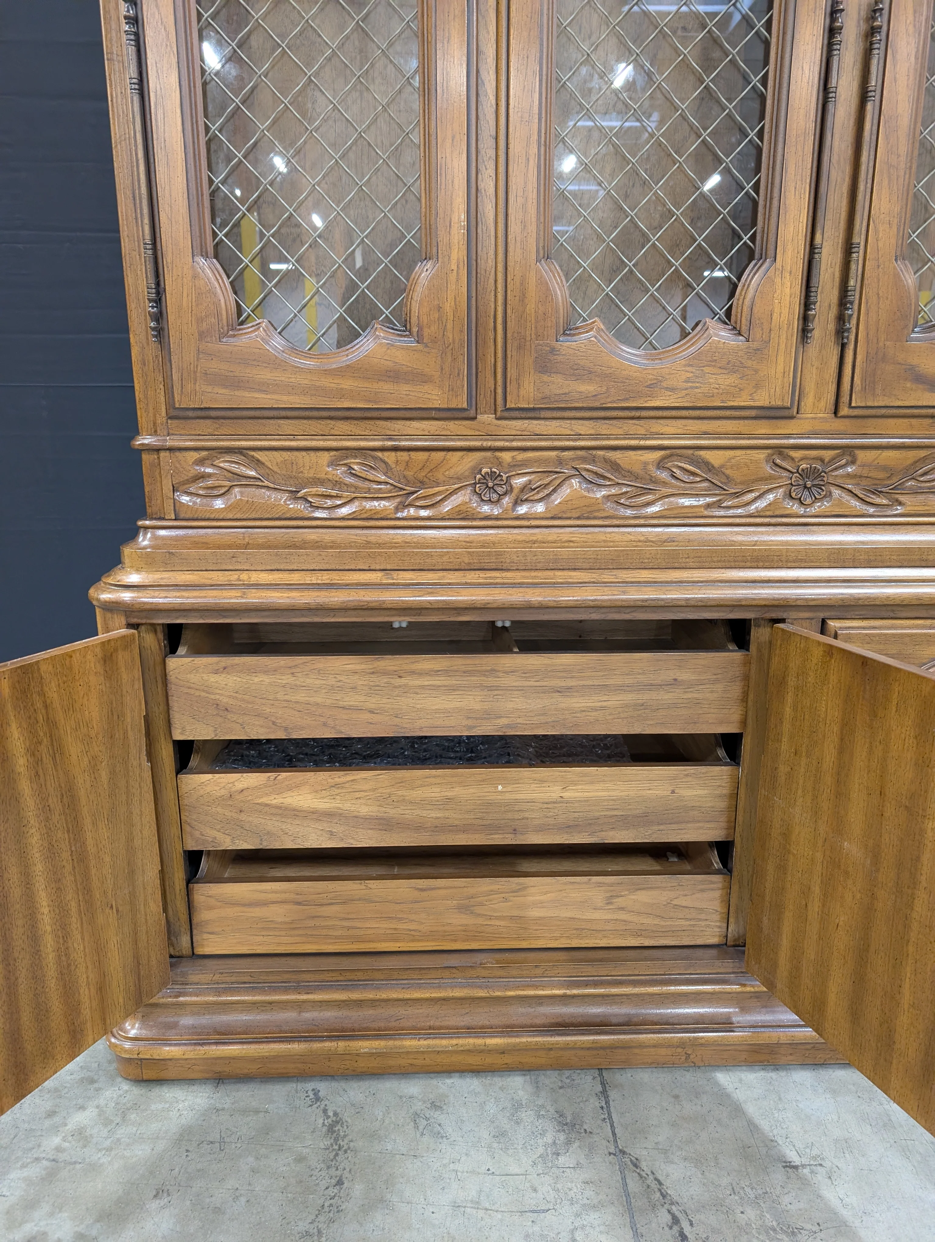 Drexel Touraine II Pecan French Country China Display Cabinet. - Image 3