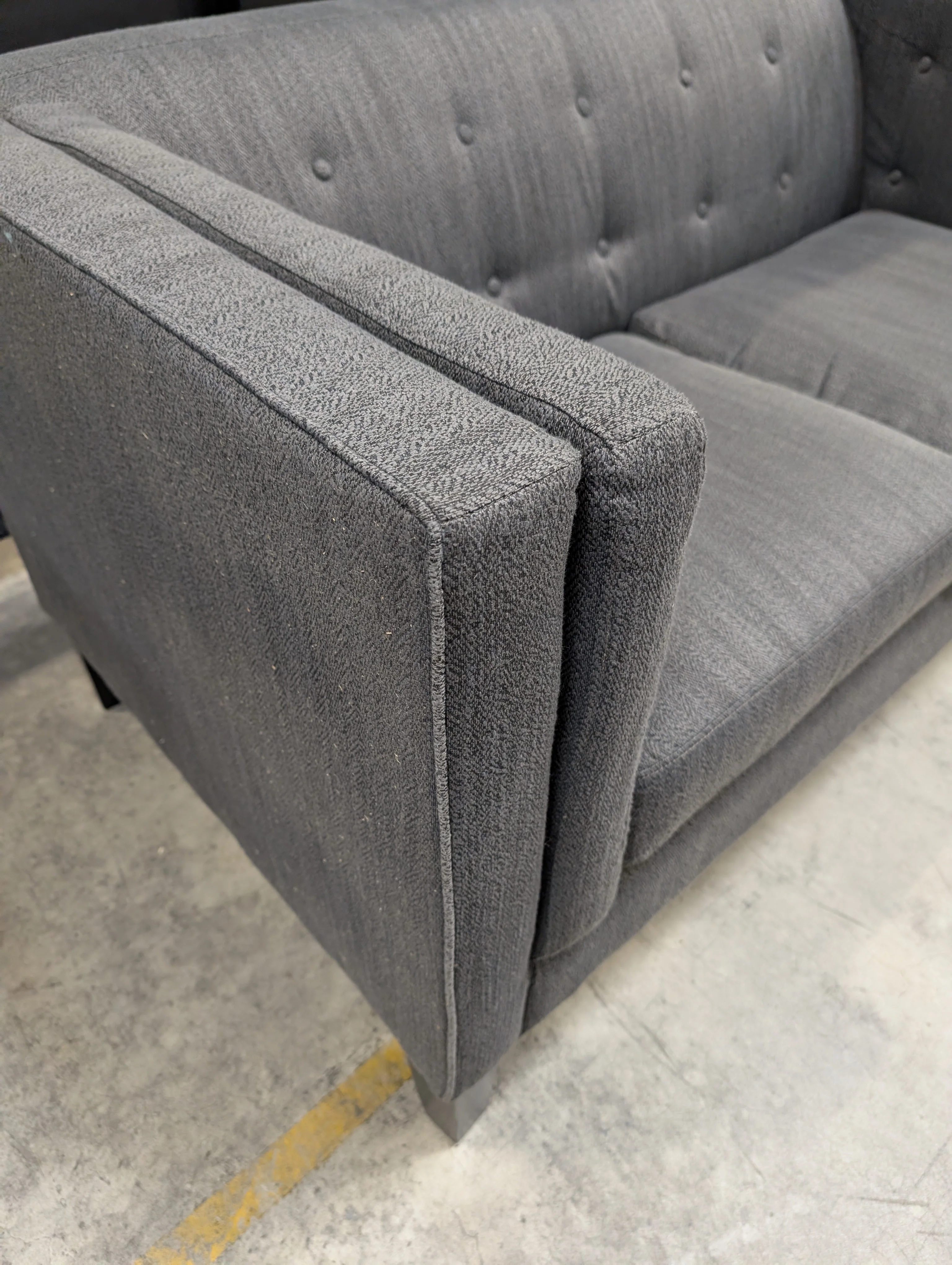 Contemporary Charcoal Fabric Tufted Loveseat Sofa - Image 4