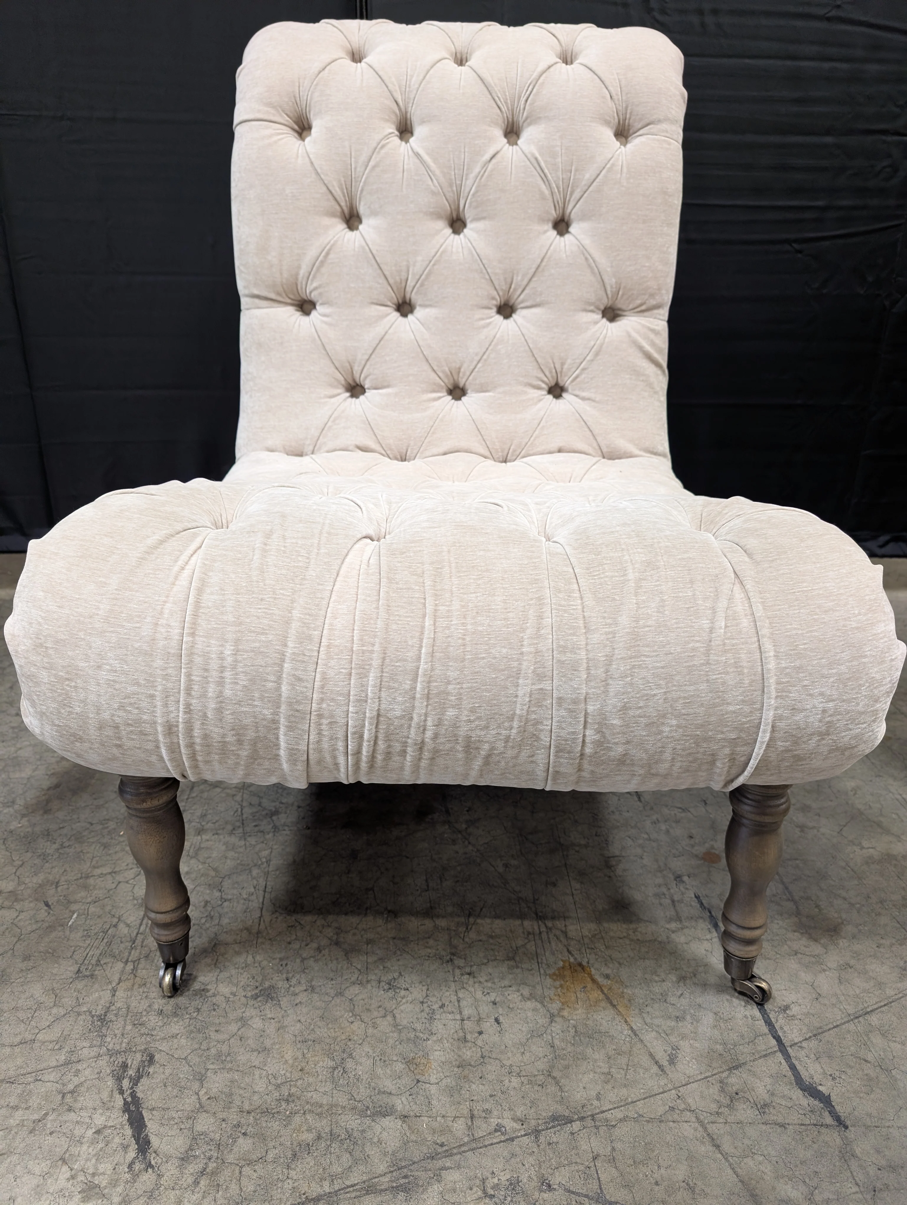 Neutral Tufted Upholstered Armless Accent Chair - Image 3