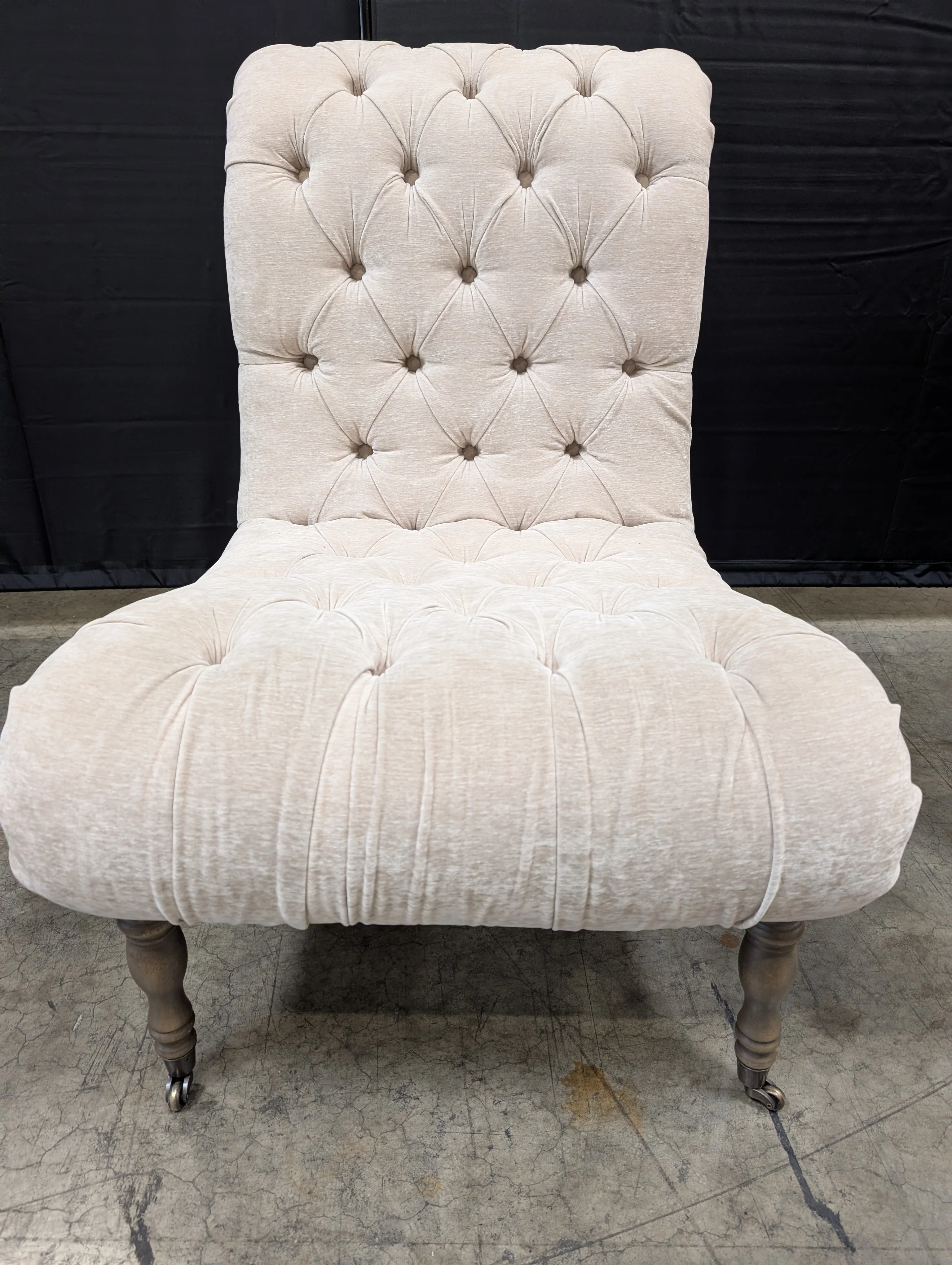 Neutral Tufted Upholstered Armless Accent Chair - Image 4