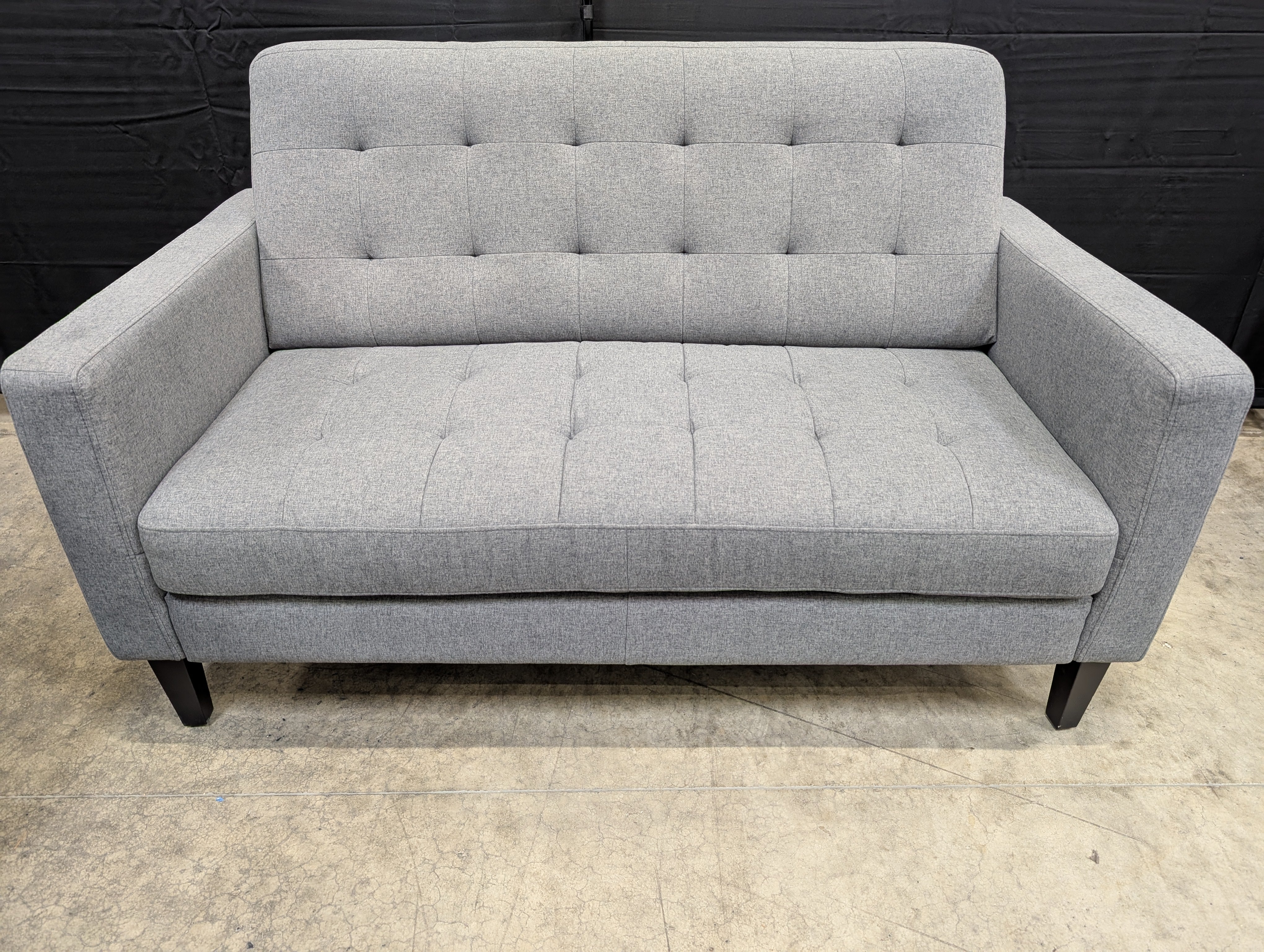 Modern Grey Tufted Fabric Loveseat Sofa - Image 2