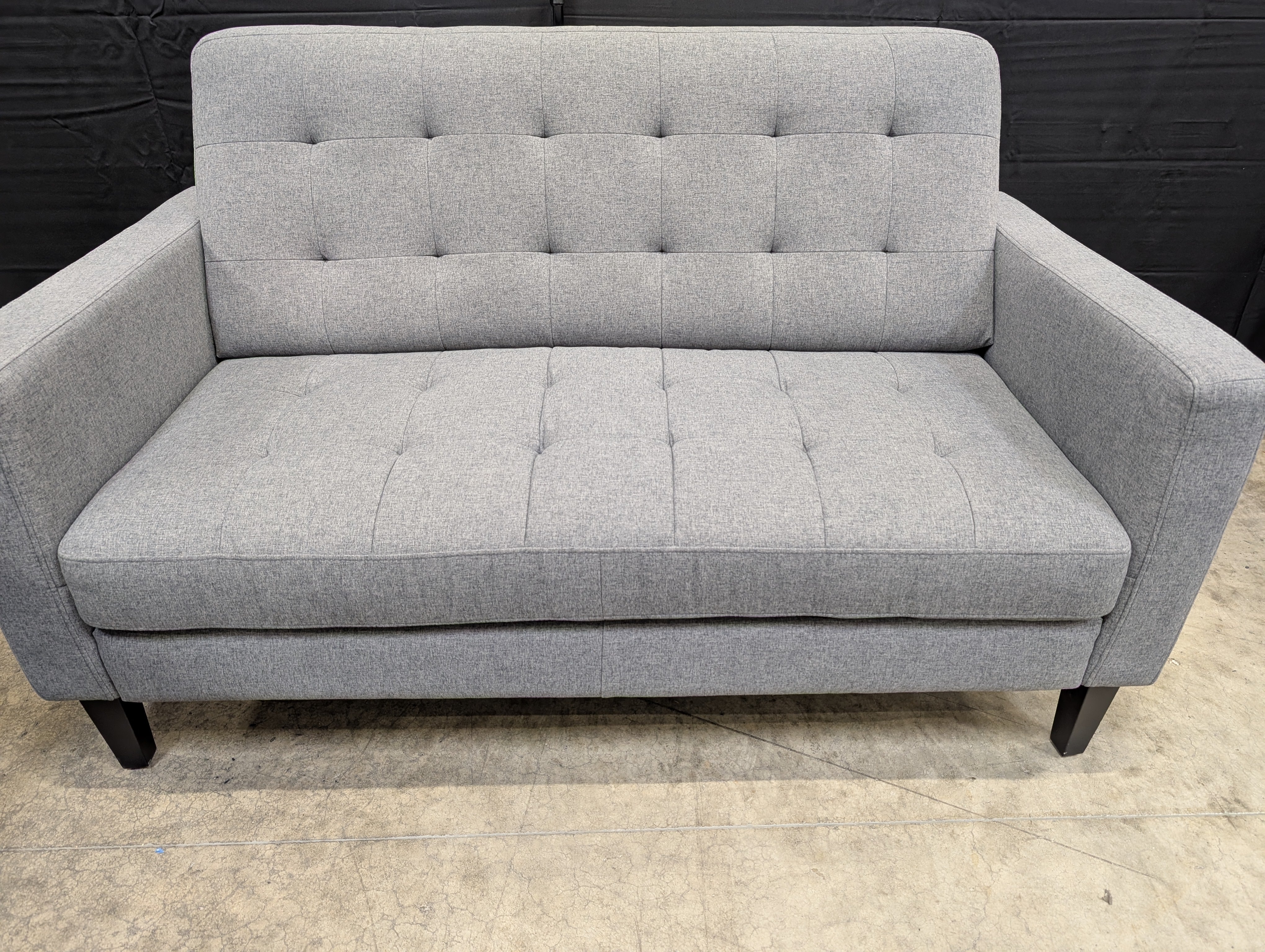 Modern Grey Tufted Fabric Loveseat Sofa - Image 3