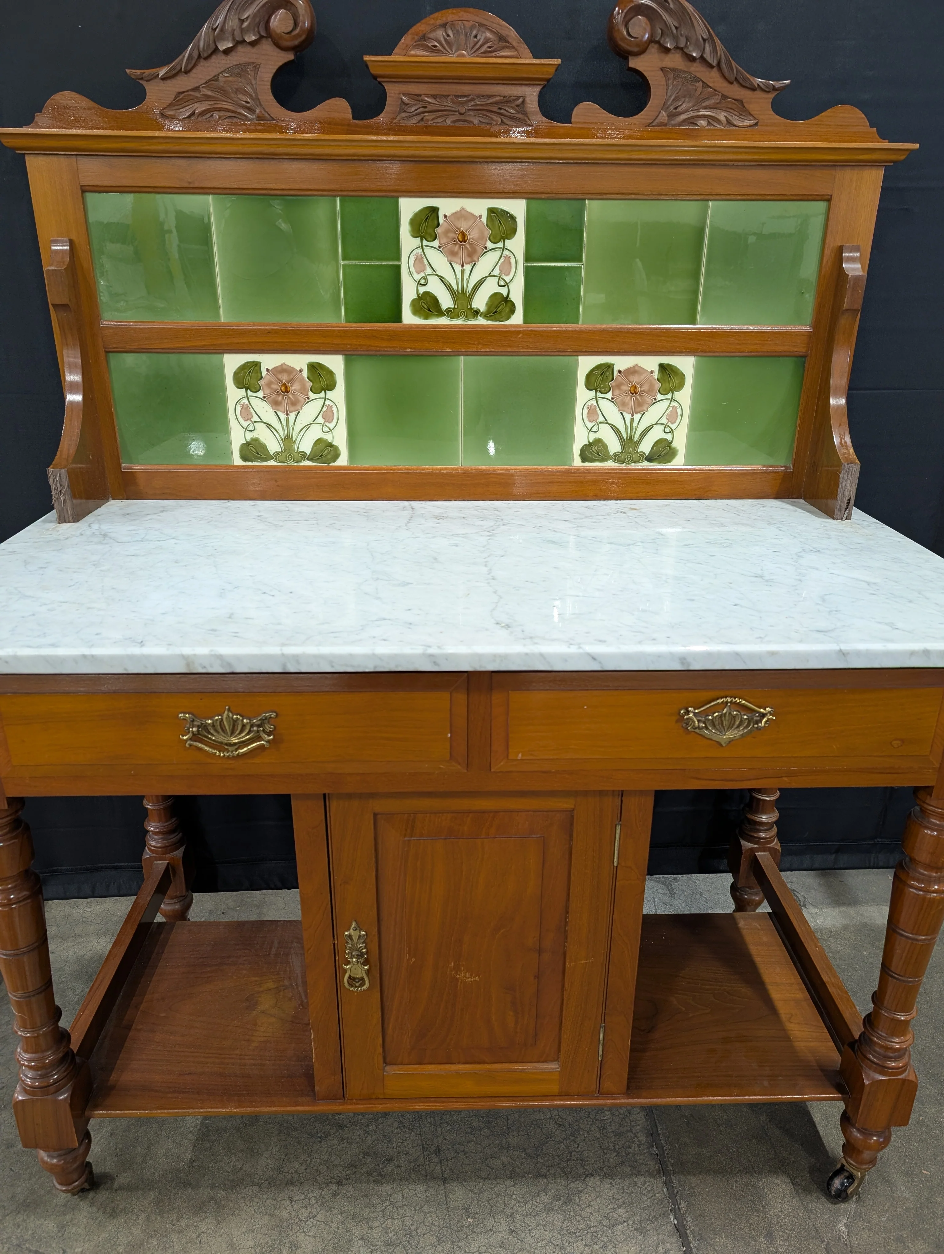 A. De Gruchy & Co. Ltd Old Victorian Washstand - Image 2