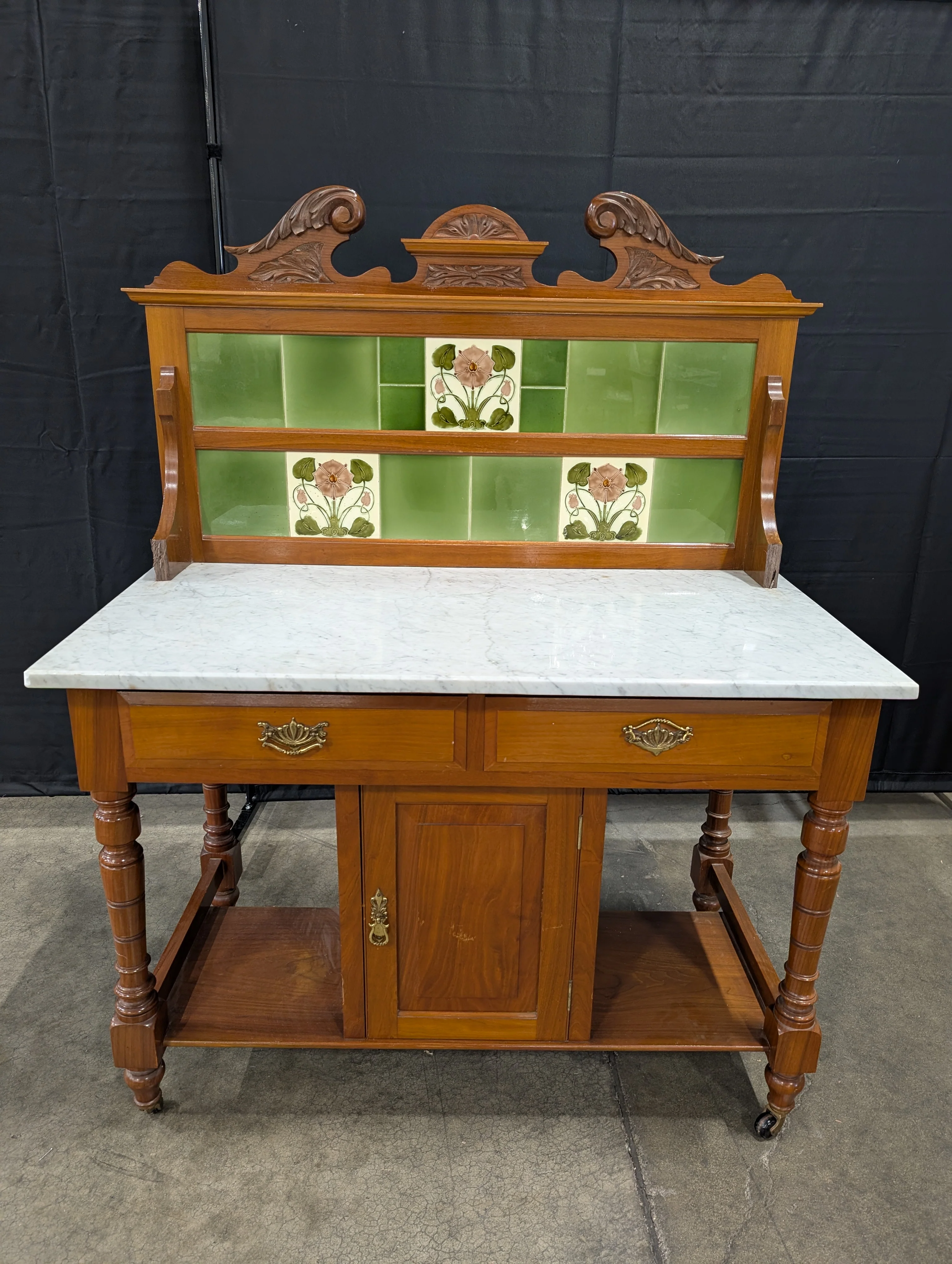 A. De Gruchy & Co. Ltd Old Victorian Washstand - Image 3