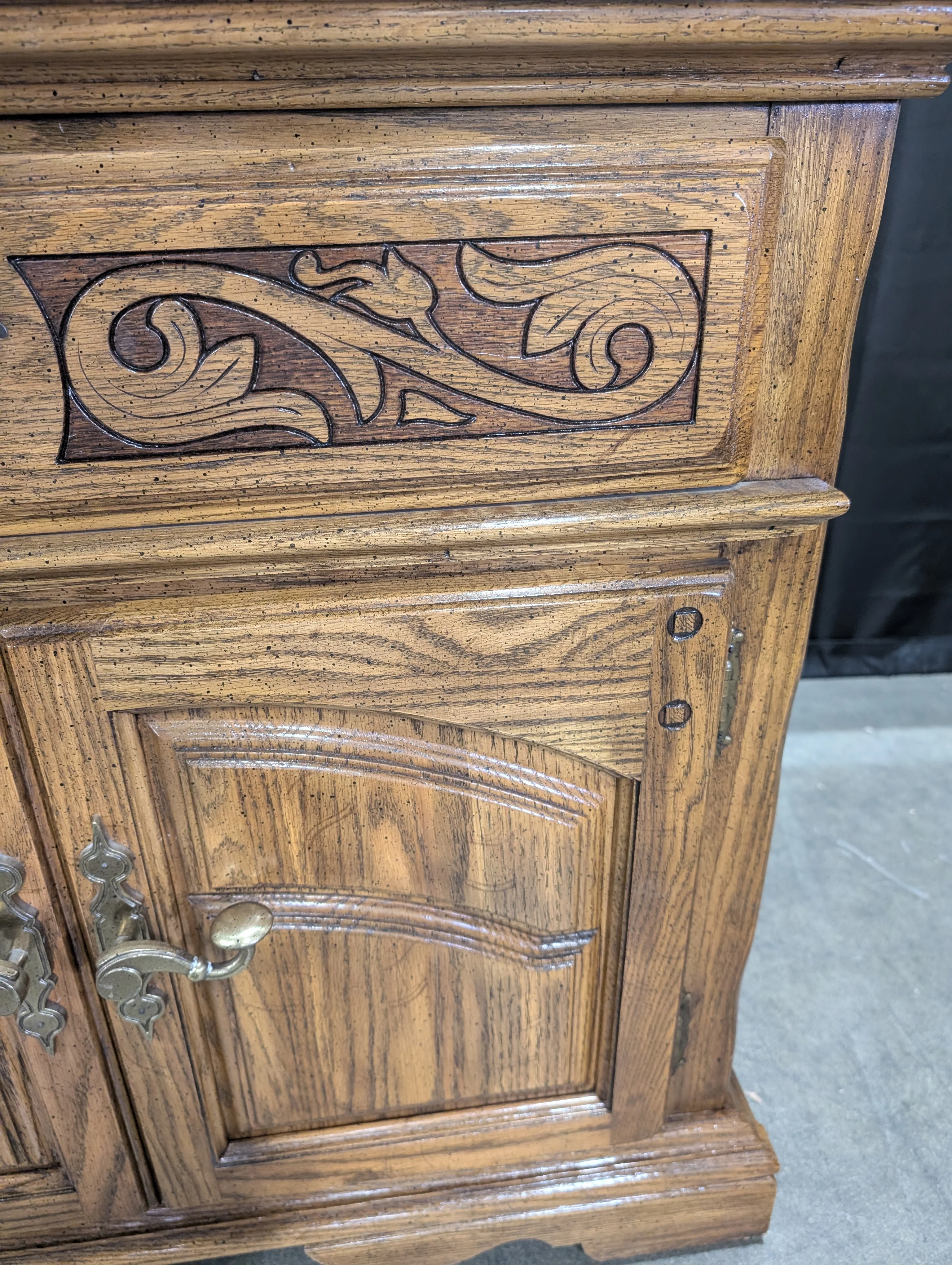 American Drew Flip-top Buffet Server - Image 10