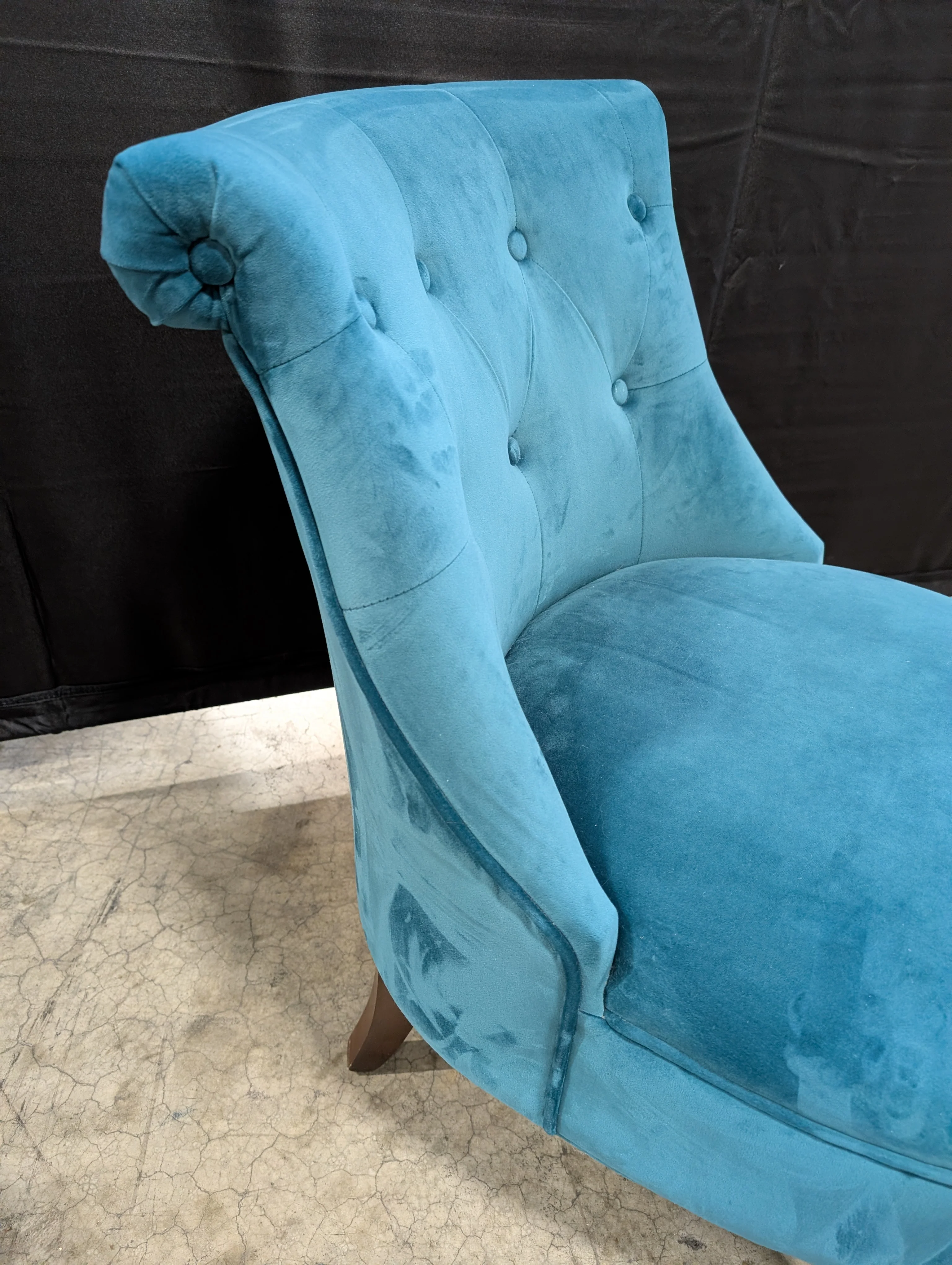 Teal Tufted Velvet Accent Chair - Image 4
