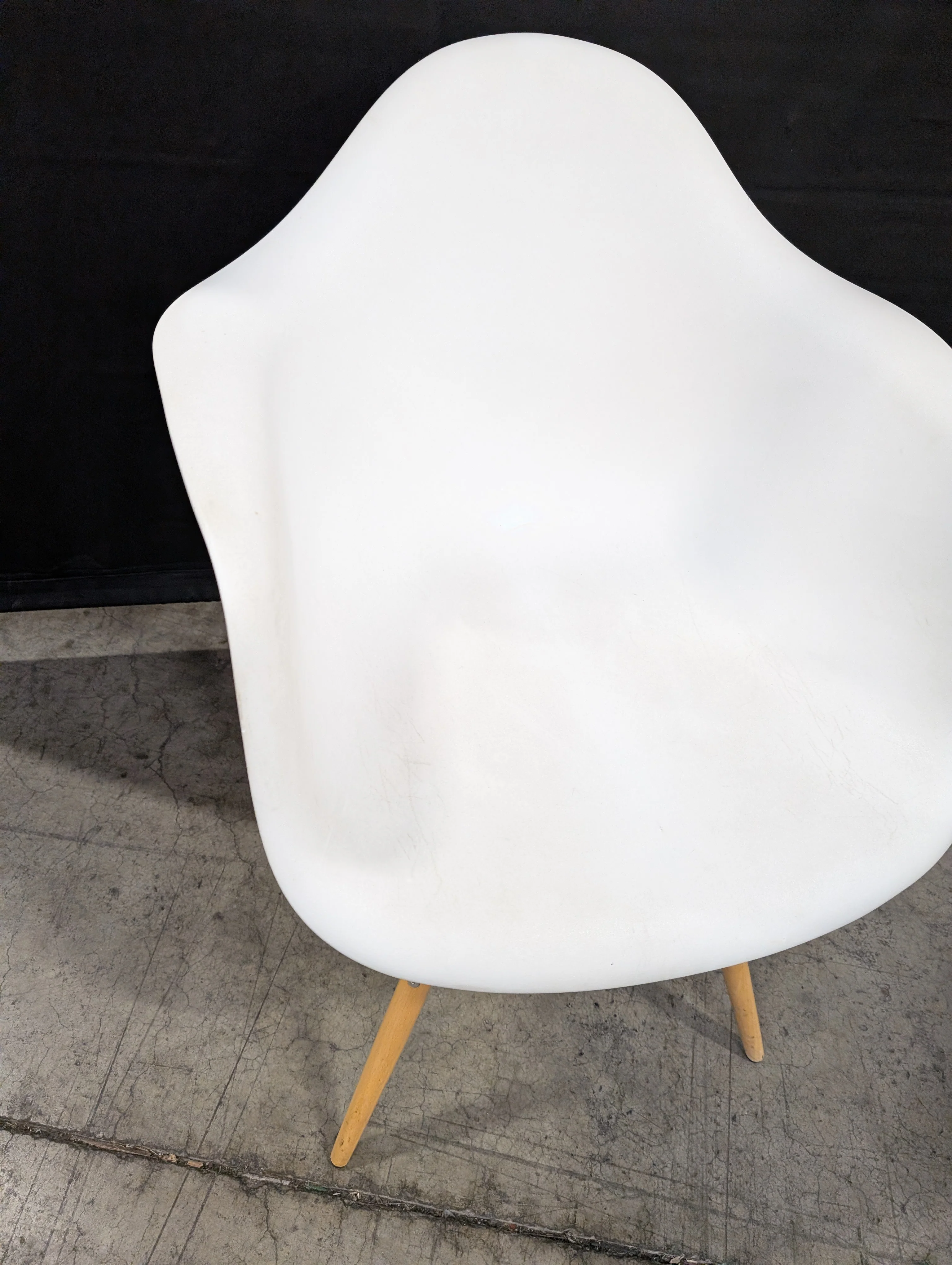 Mid-Century Style White Shell Chair with Tapered Wood Legs - Image 3