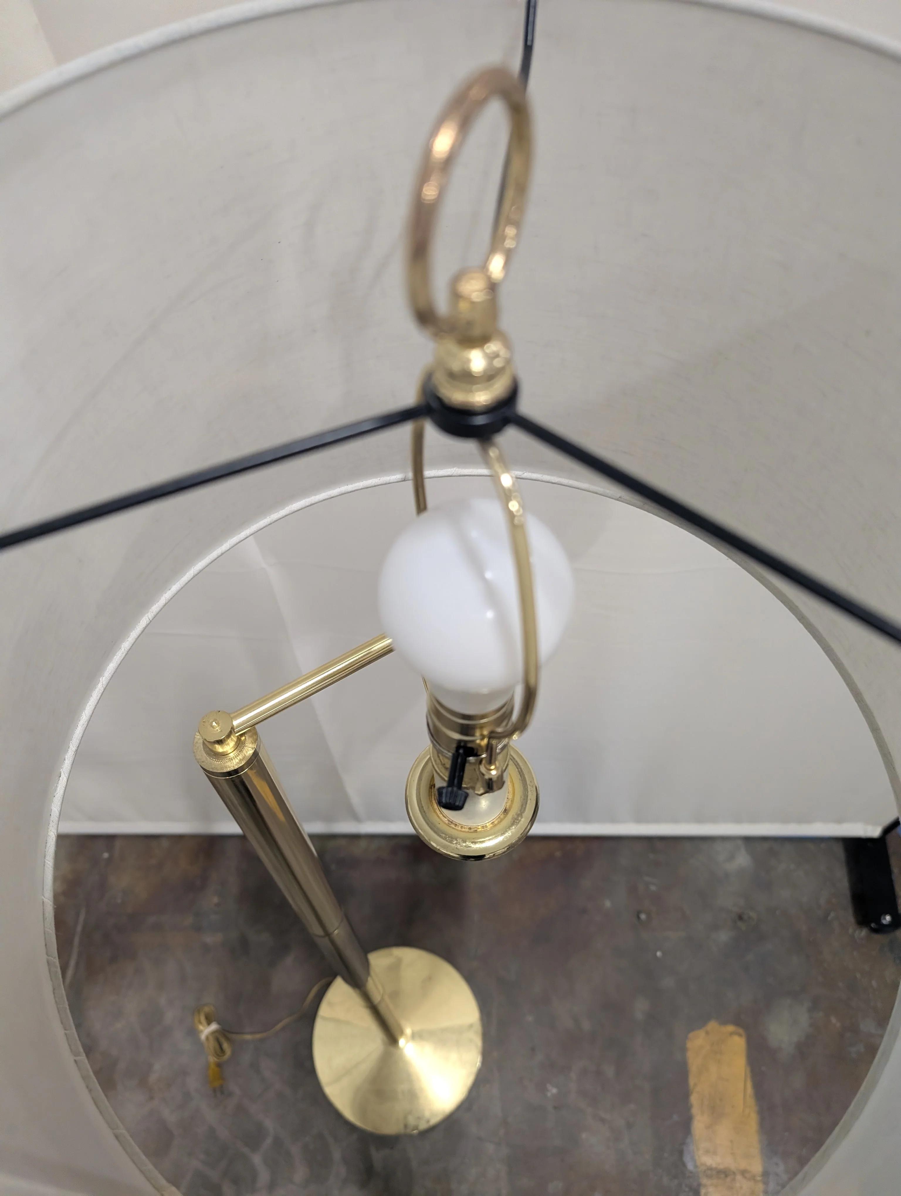 Modern Polished Brass-Toned Floor Lamp with Off-White Fabric Shade - Image 3