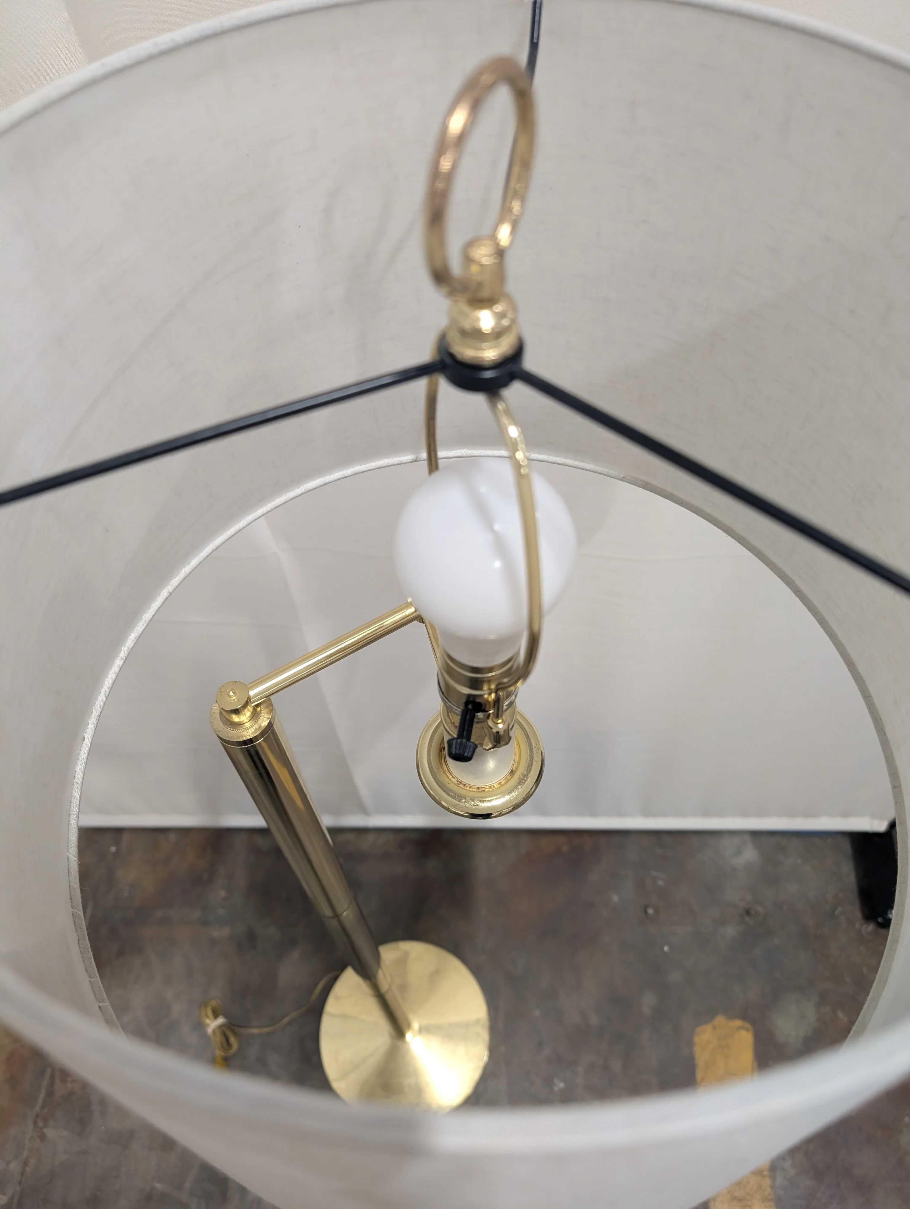 Modern Polished Brass-Toned Floor Lamp with Off-White Fabric Shade - Image 4