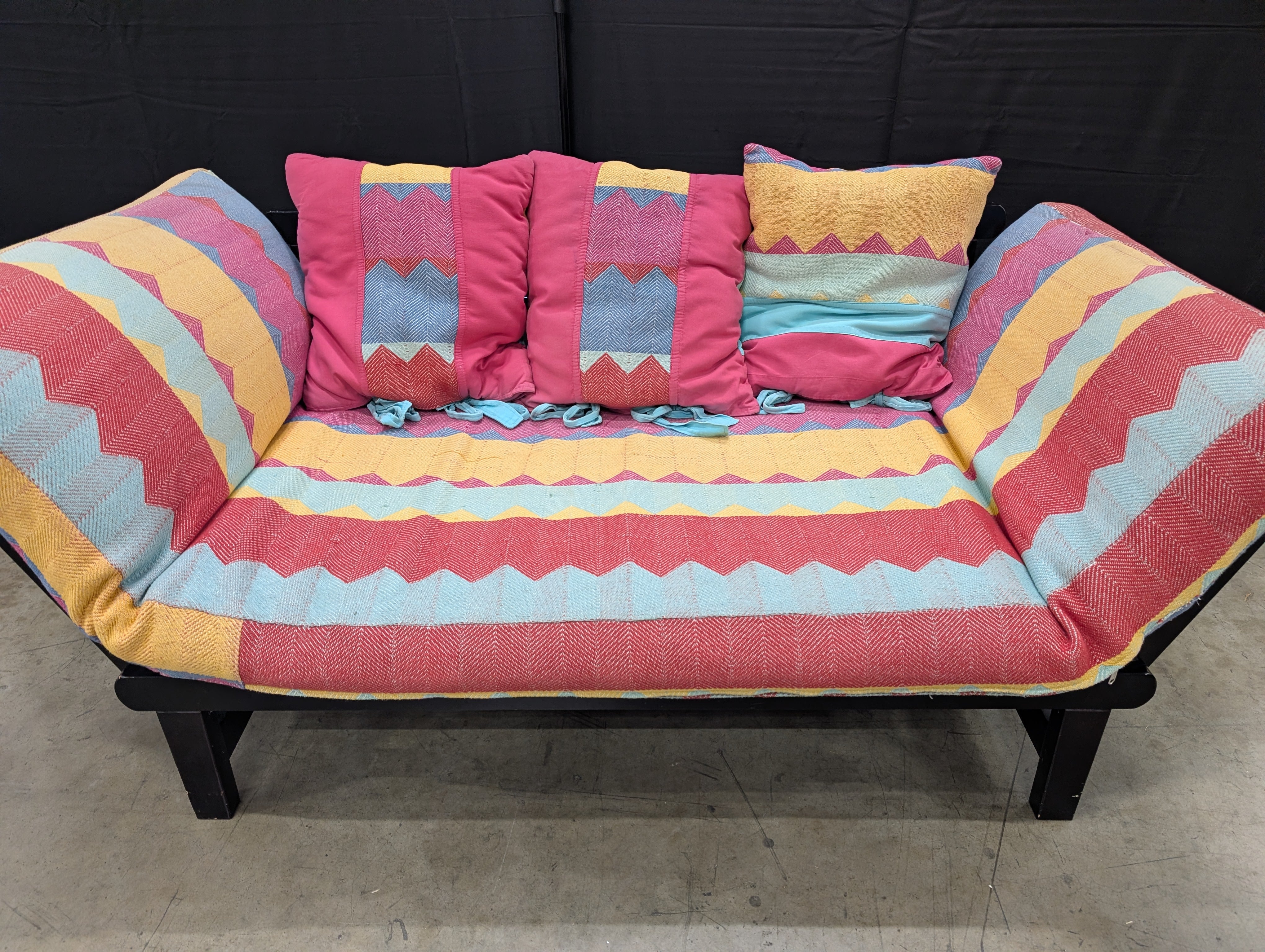 Vibrant Multi-Color Geometric Pattern Daybed Sofa - Image 3