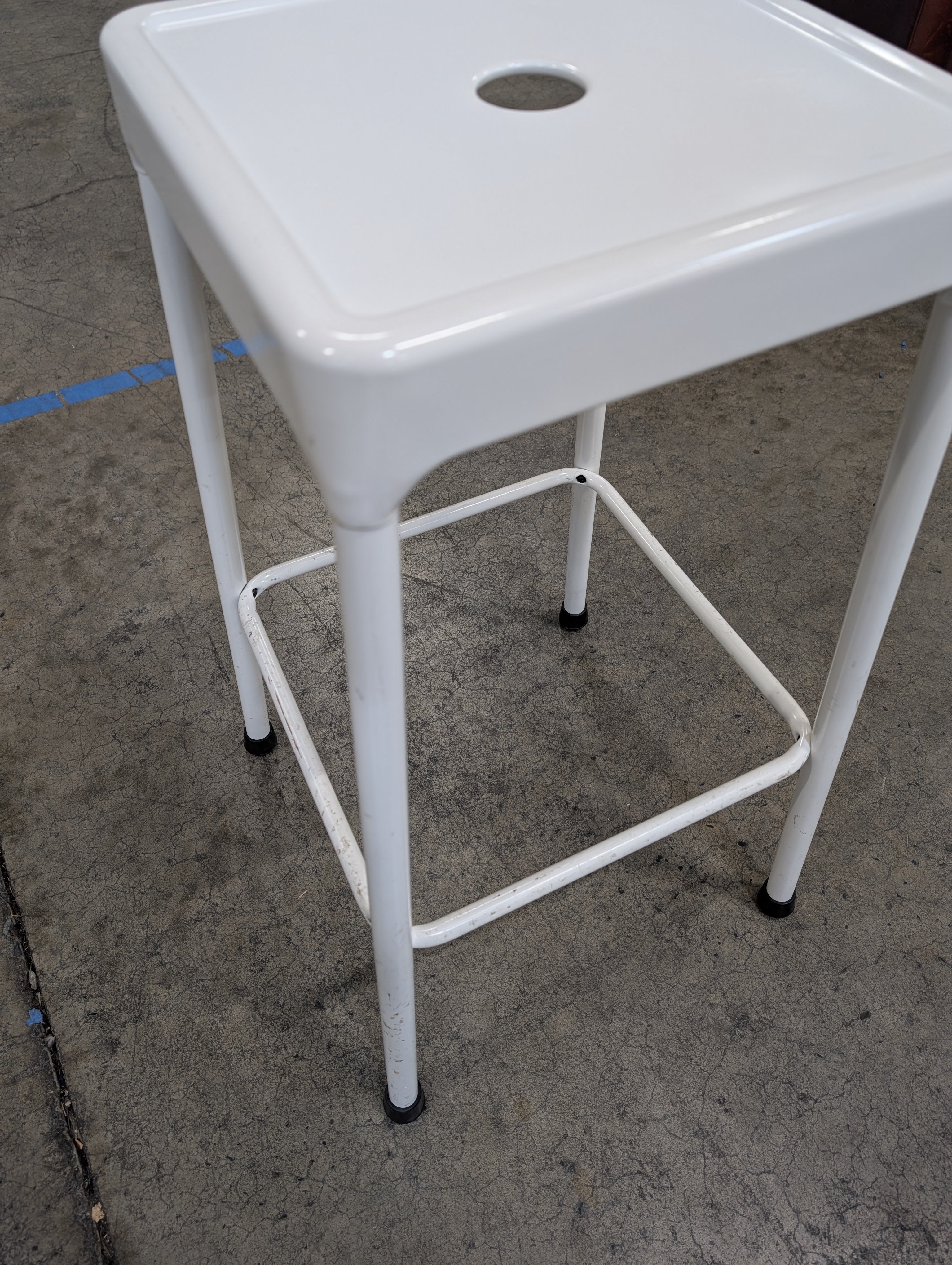Modern Industrial White Metal Stool with Round Cutout - Image 3