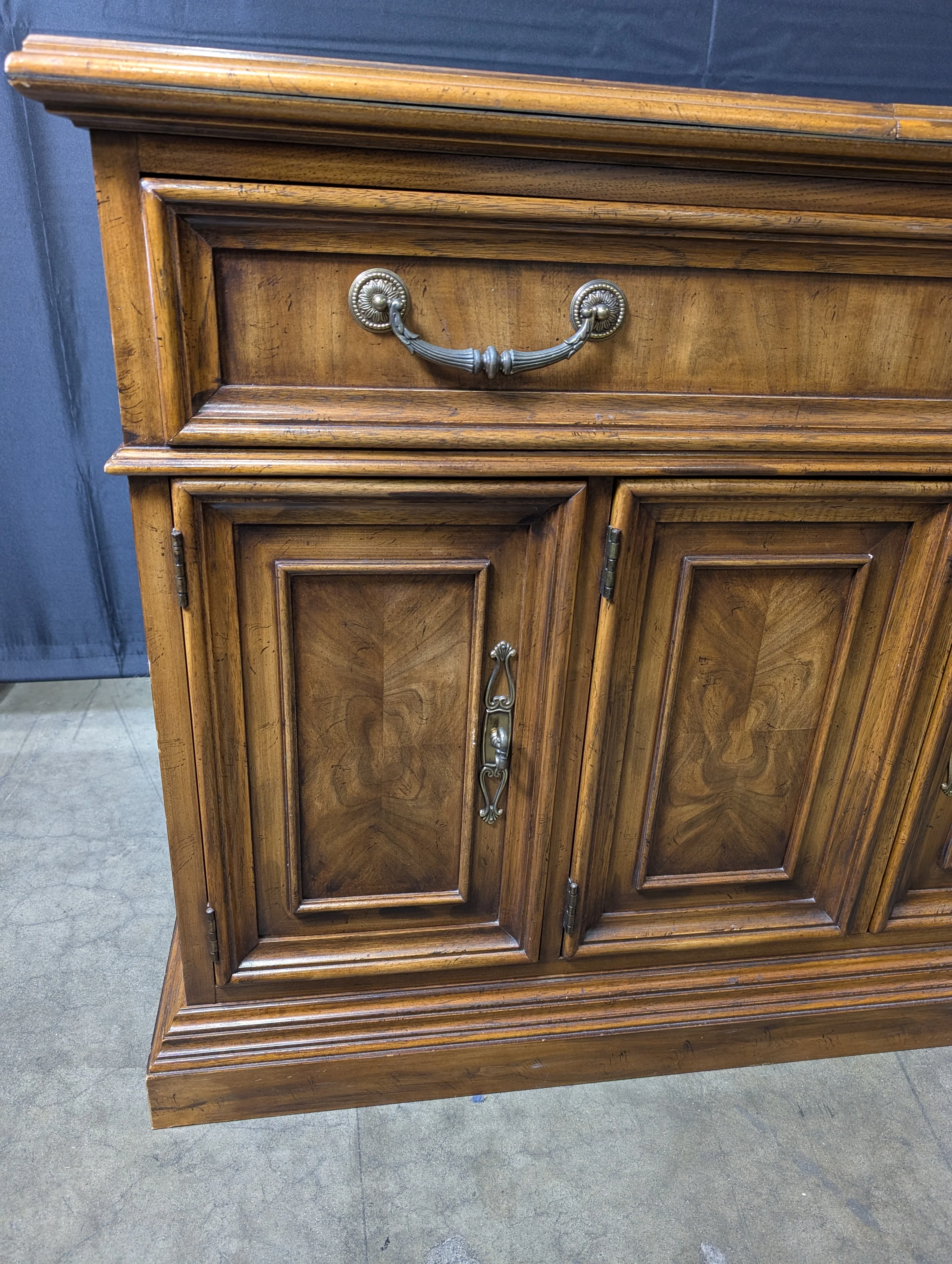 DREXEL Flip-top Serving Buffet - Image 2